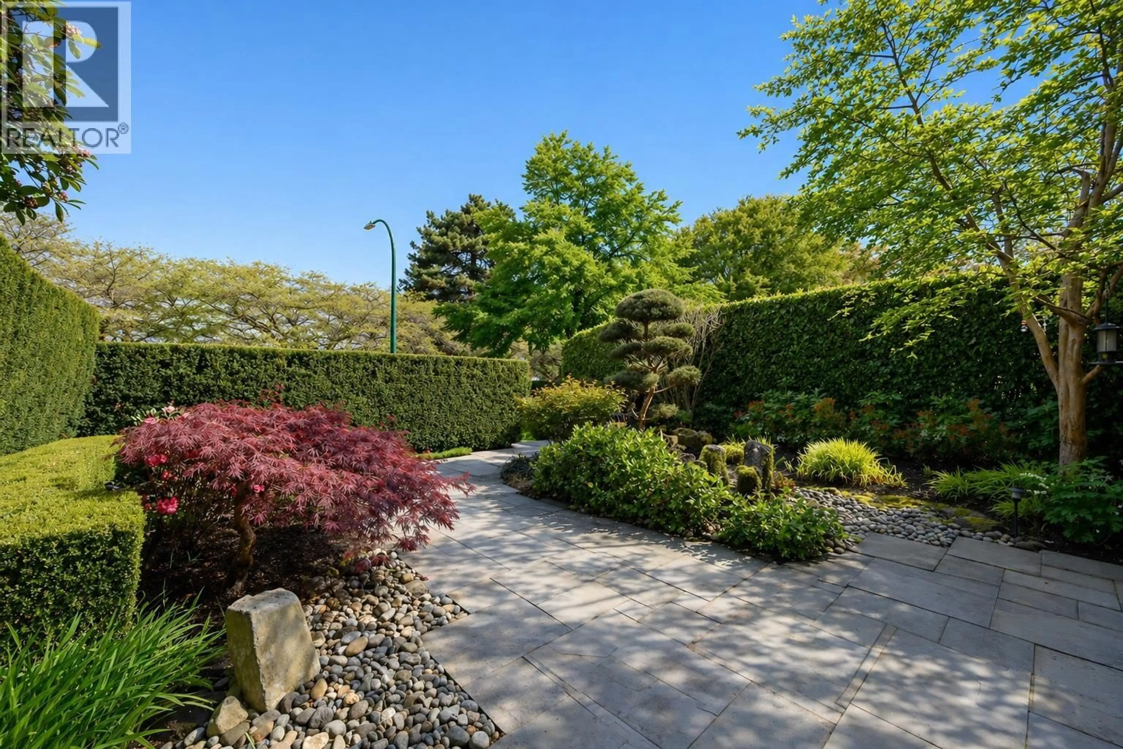 Patio, street for 3262 1ST AVENUE, Vancouver British Columbia V6K1H5