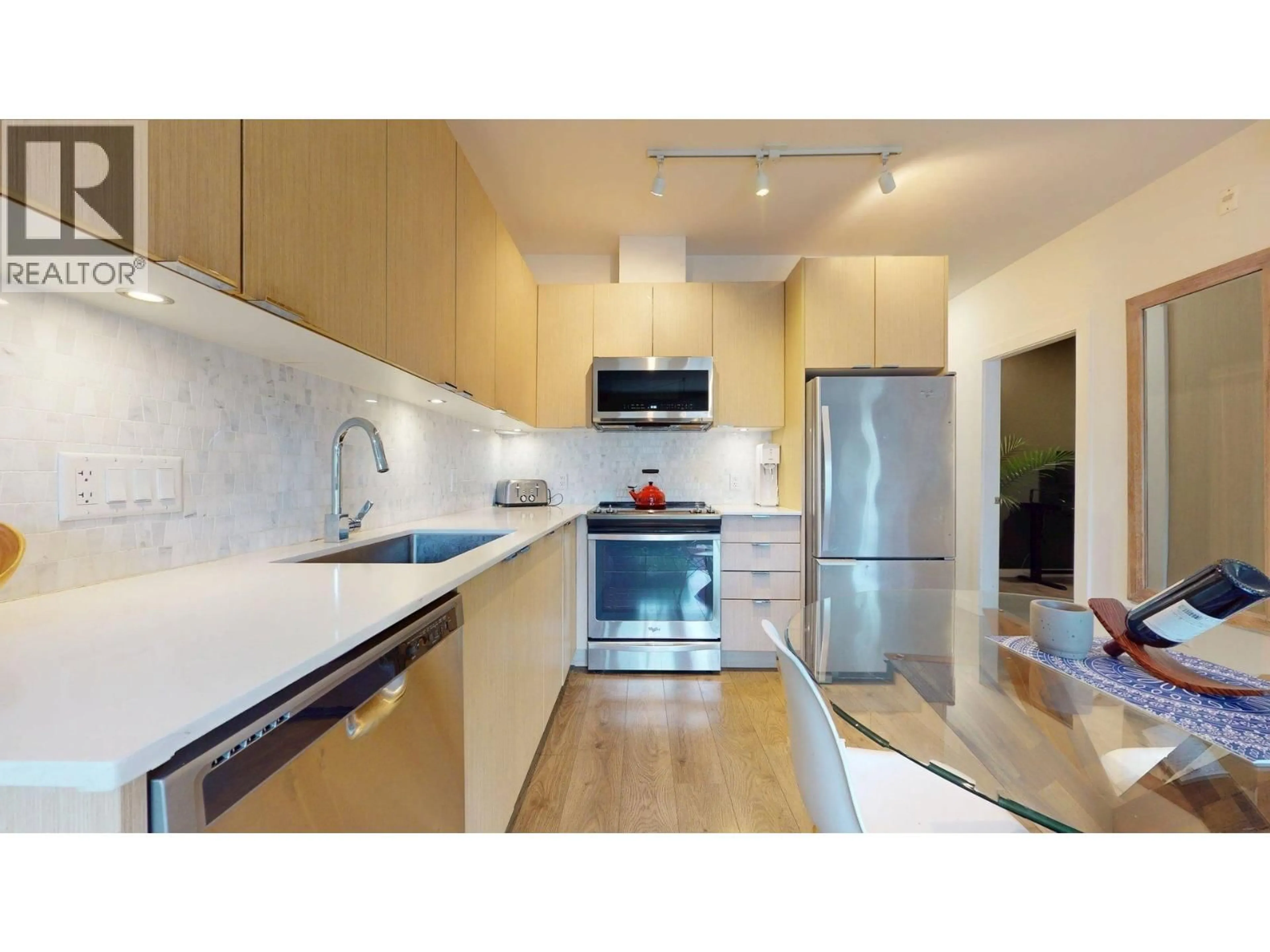Standard kitchen, unknown for 303 - 1150 BAILEY STREET, Squamish British Columbia V8B0R4