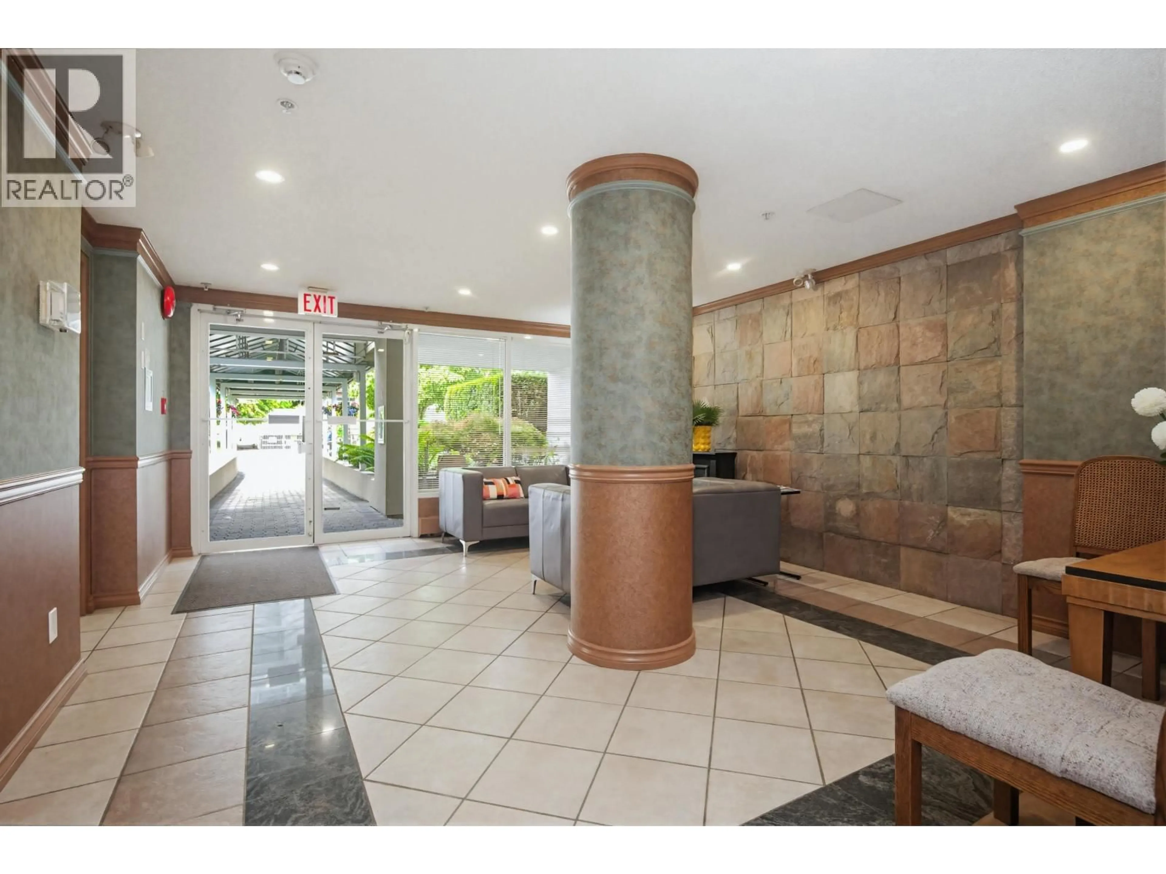 Lobby for 104 - 1400 VIEW CRESCENT, Tsawwassen British Columbia V4L1Z1