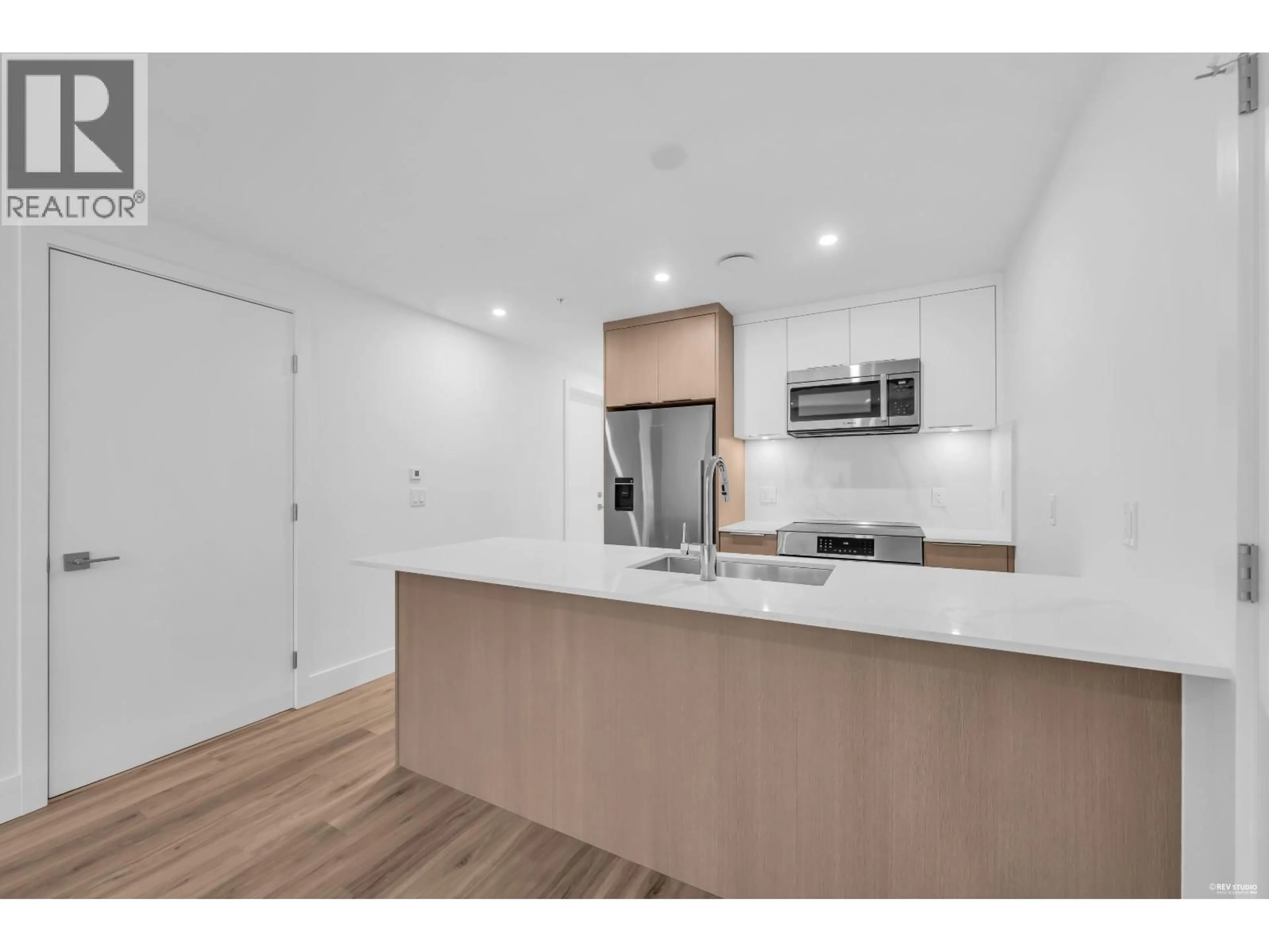 Unknown for 104 - 2250 1ST AVENUE, Vancouver British Columbia V5N1B6