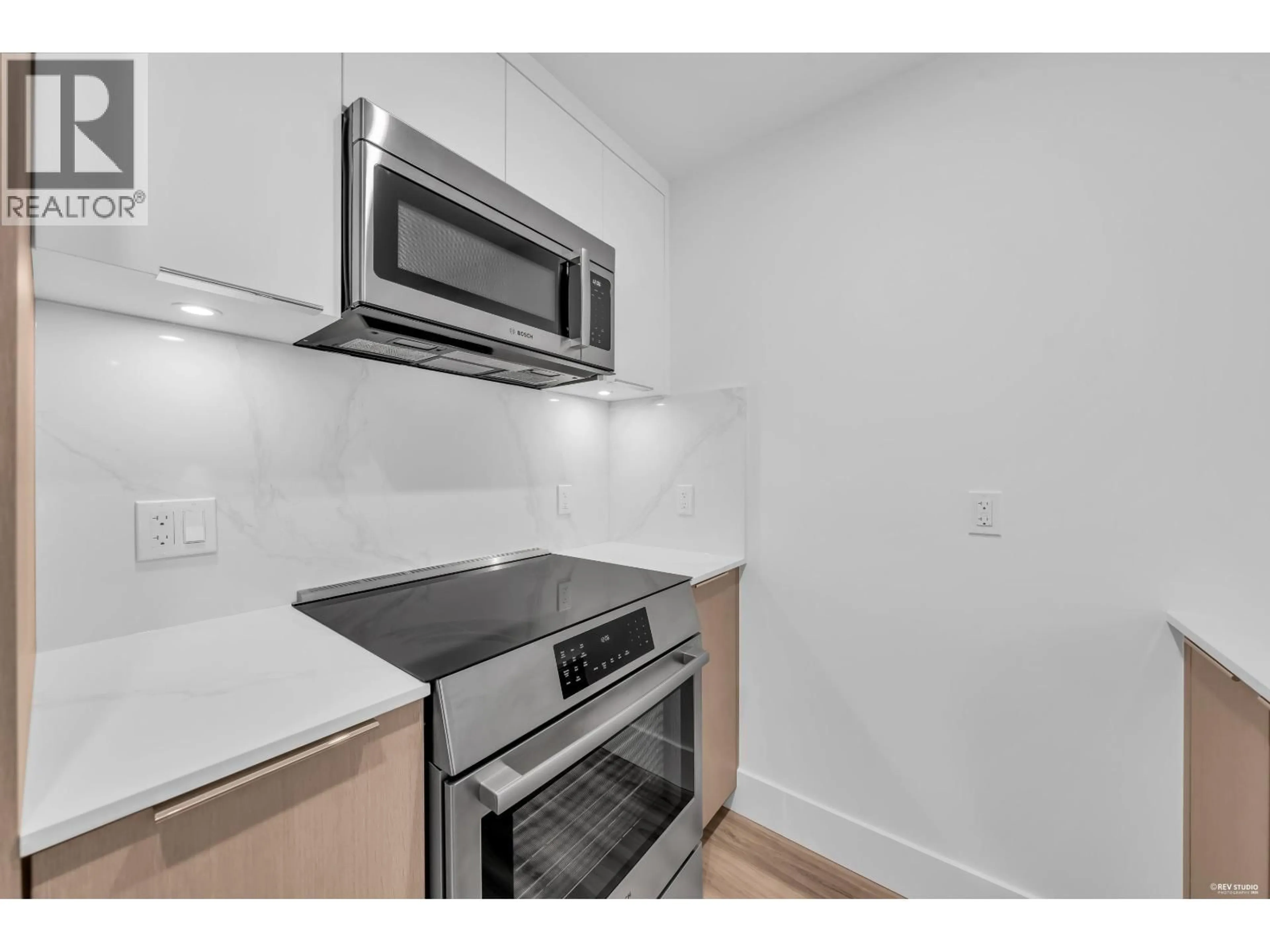 Standard kitchen, unknown for 104 - 2250 1ST AVENUE, Vancouver British Columbia V5N1B6