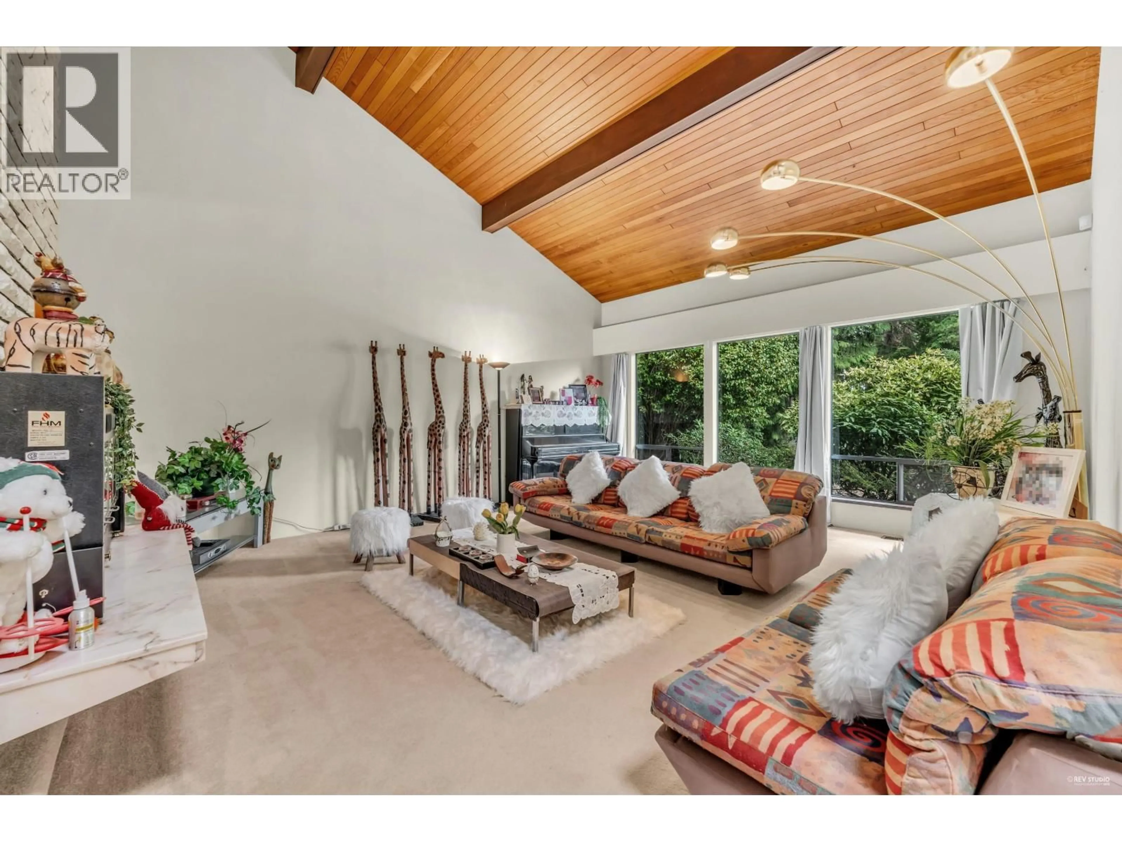 Living room with furniture, unknown for 4200 COVENTRY DRIVE, Richmond British Columbia V7C4R2