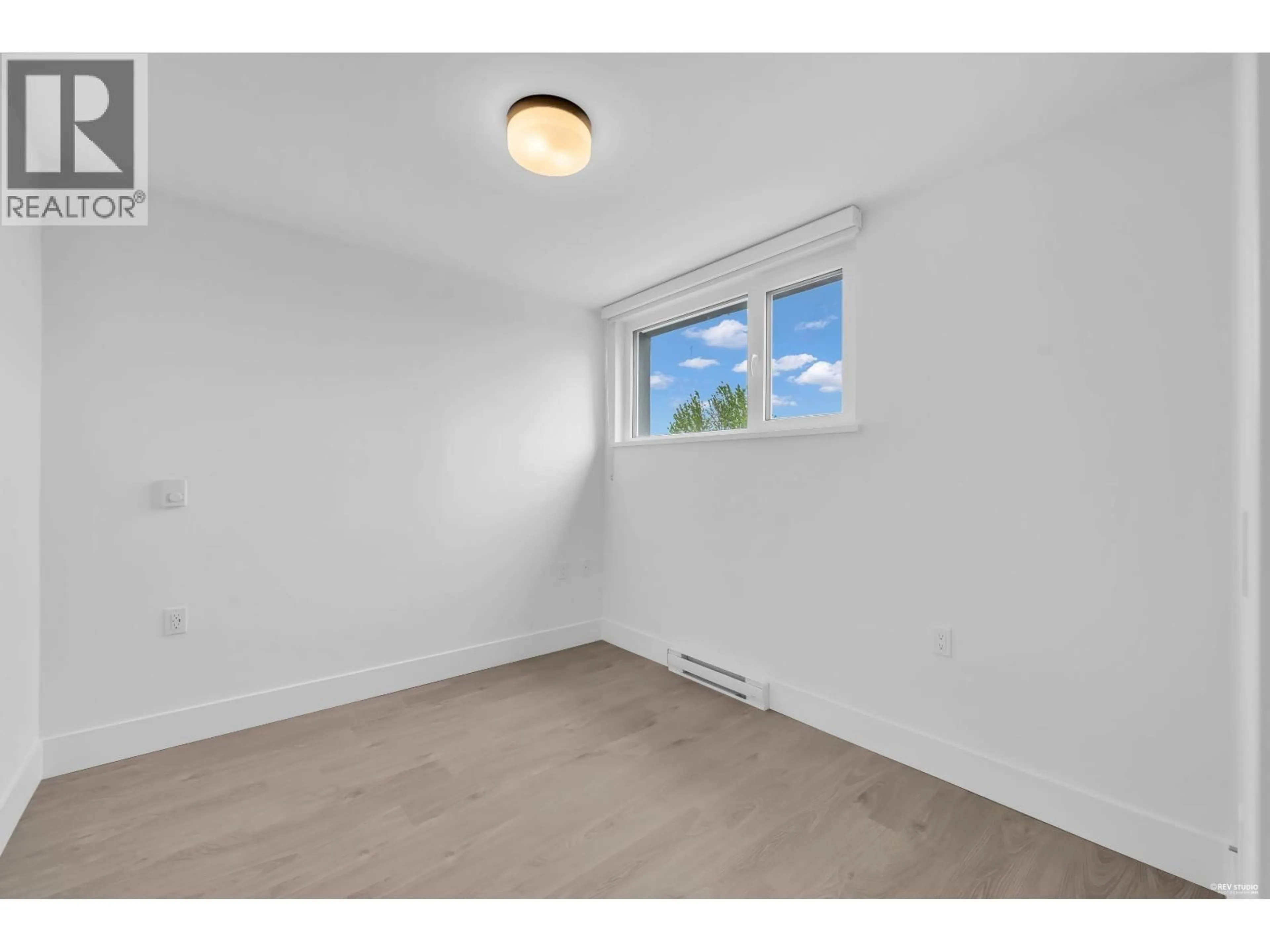 A pic of a room for 315 - 2250 1ST AVENUE, Vancouver British Columbia V5N1B6