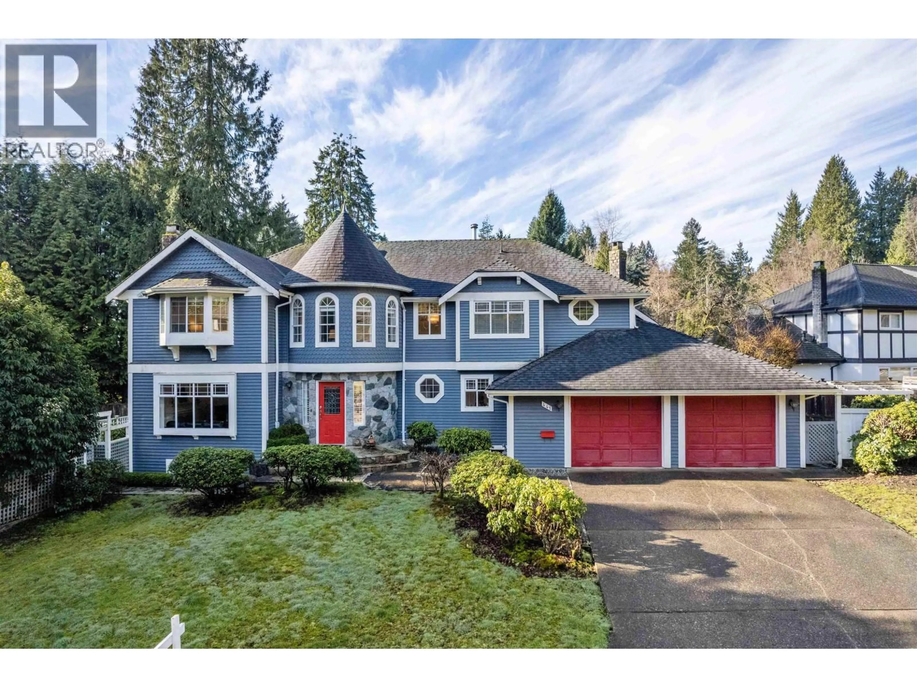 Home with vinyl exterior material, street for 441 INGLEWOOD AVENUE, West Vancouver British Columbia V7T1X2