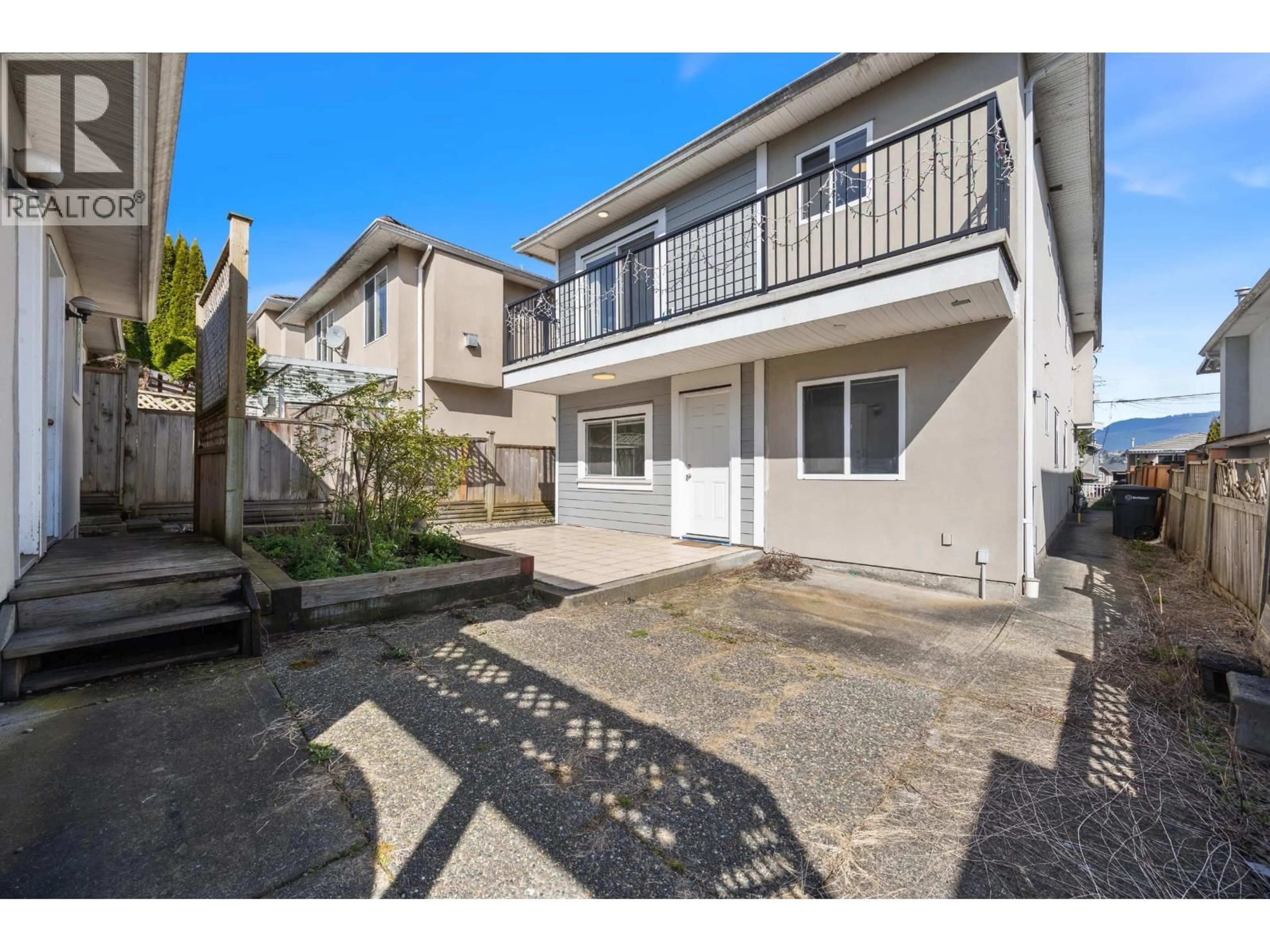 Patio, street for 6058 WOODSWORTH STREET, Burnaby British Columbia V5G1S8
