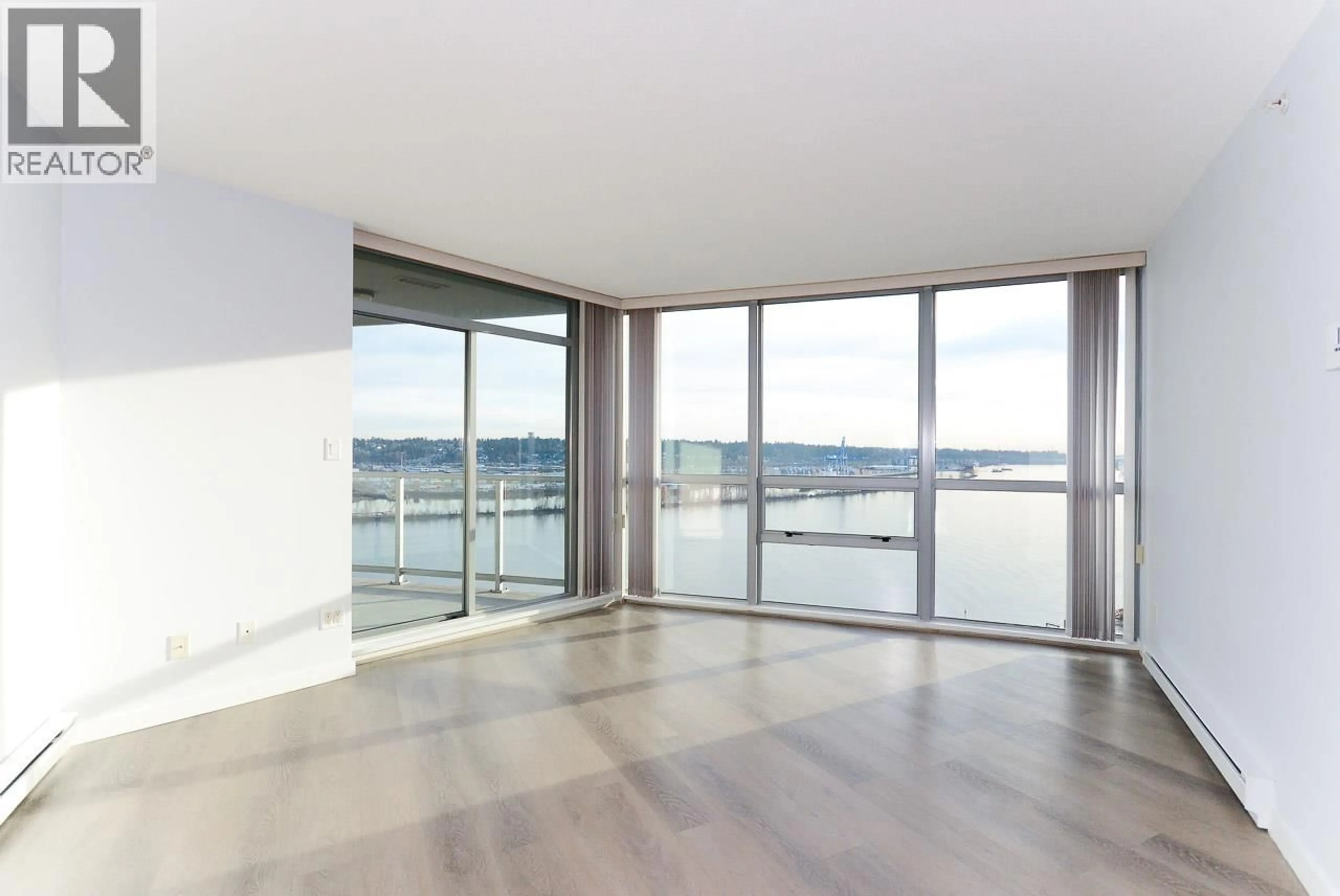 Indoor foyer for 1809 - 14 BEGBIE STREET STREET, New Westminster British Columbia V3M0C4