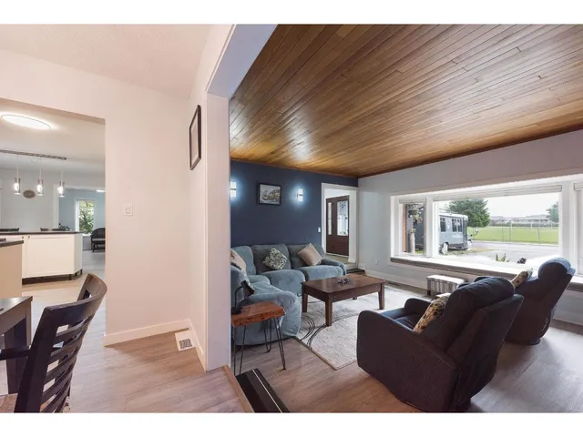 46781 PORTAGE AVENUE, Chilliwack 5