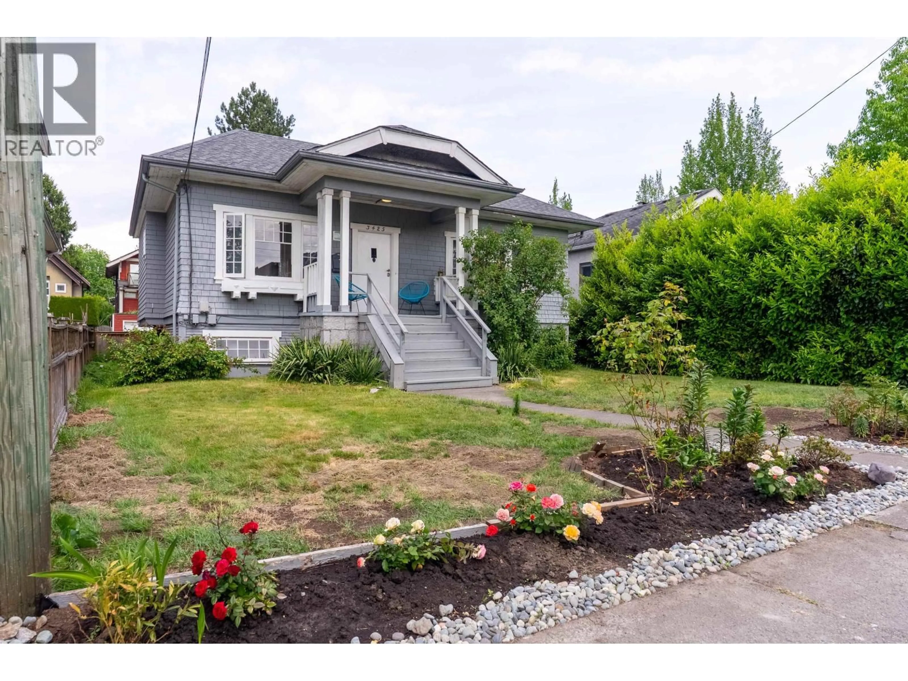 Home with vinyl exterior material, street for 3425 8TH AVENUE, Vancouver British Columbia V6R1Y6