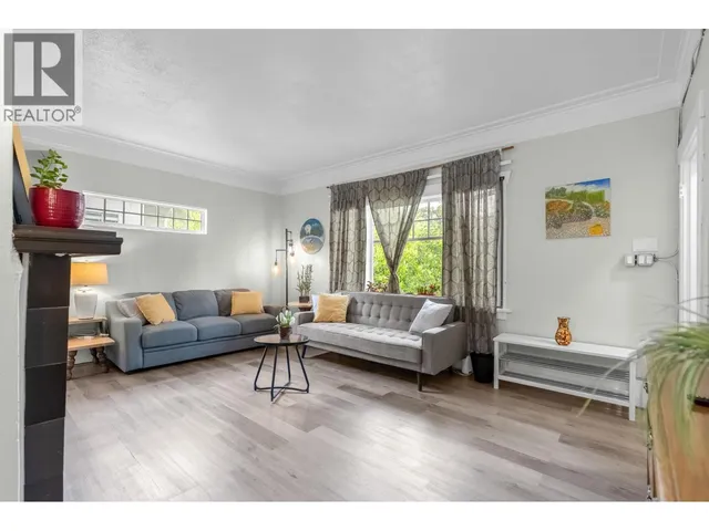 3425 8TH AVENUE, Vancouver 2