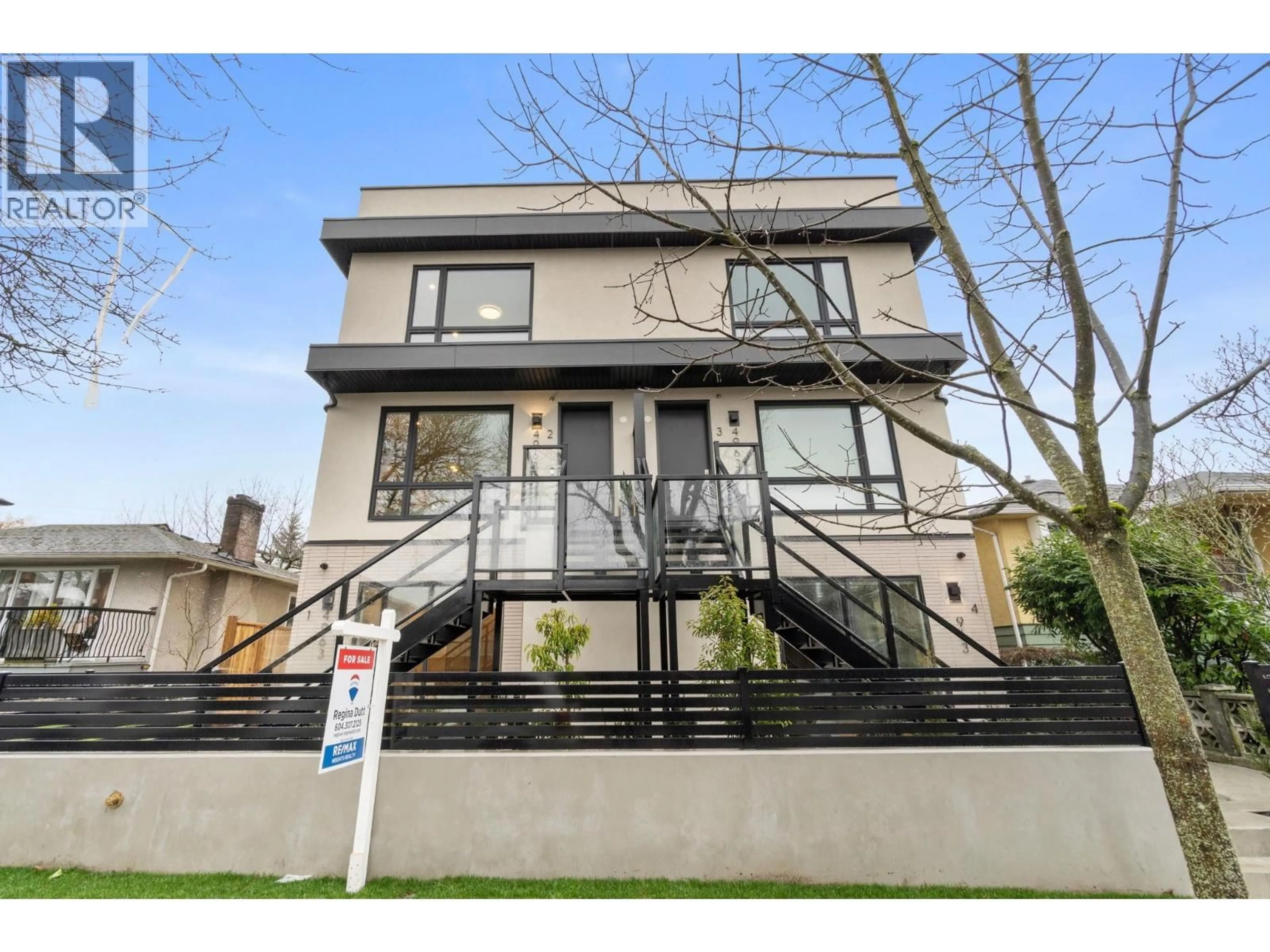 Unknown for 4 - 4963 CHESTER STREET, Vancouver British Columbia V5W3A7