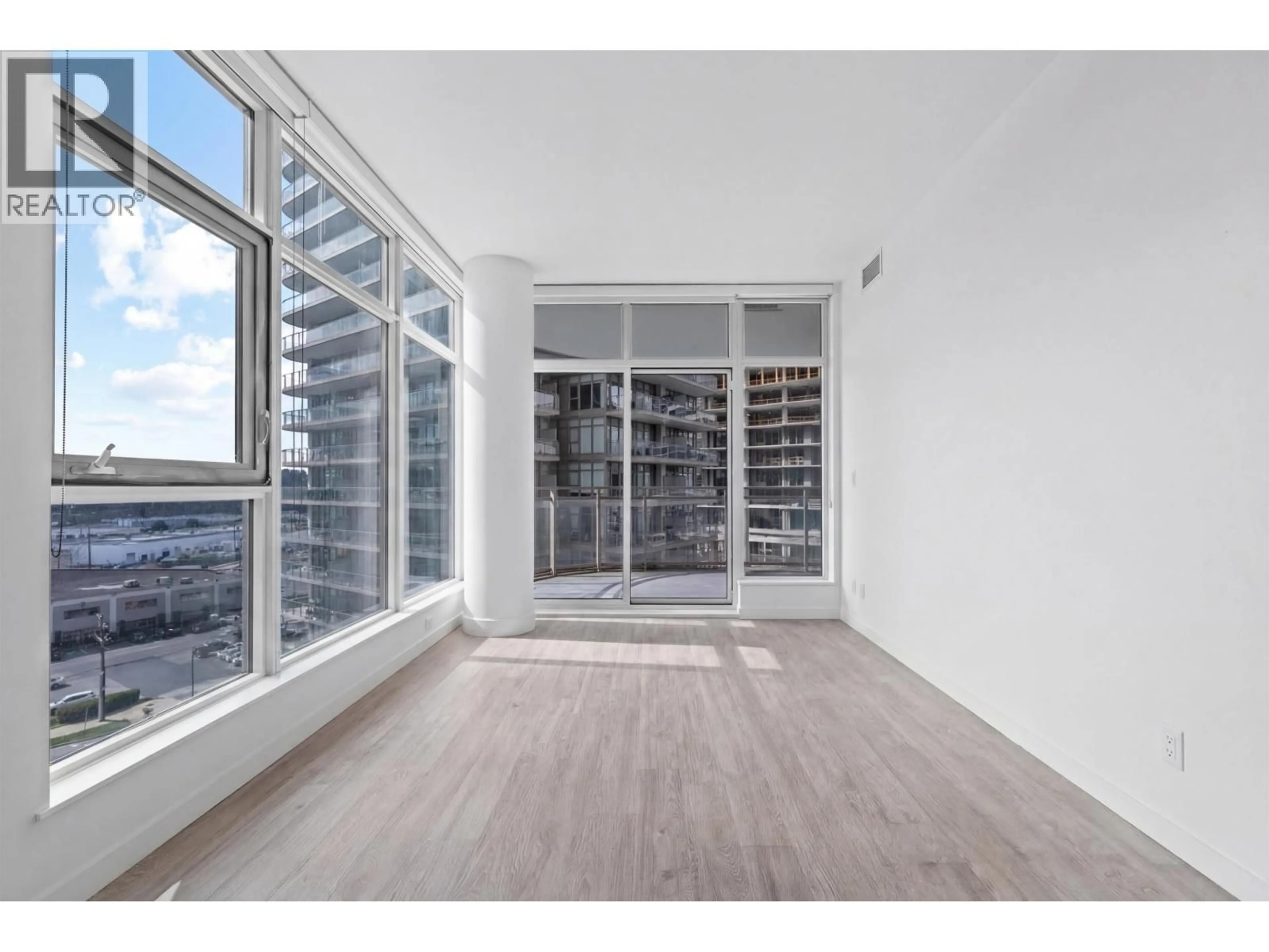 A pic of a room for 907 - 5333 GORING STREET, Burnaby British Columbia V5B3A2