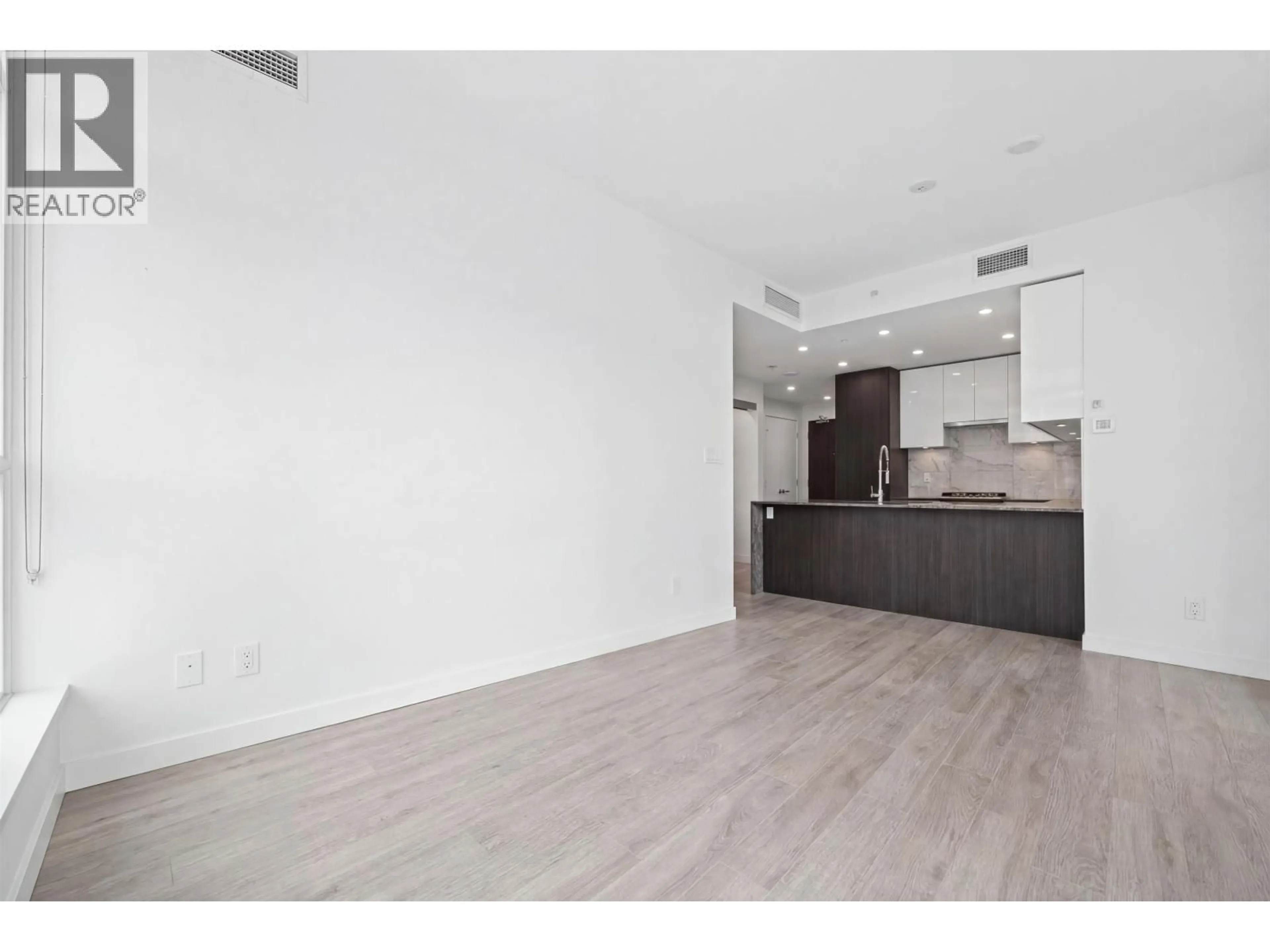 Unknown for 907 - 5333 GORING STREET, Burnaby British Columbia V5B3A2