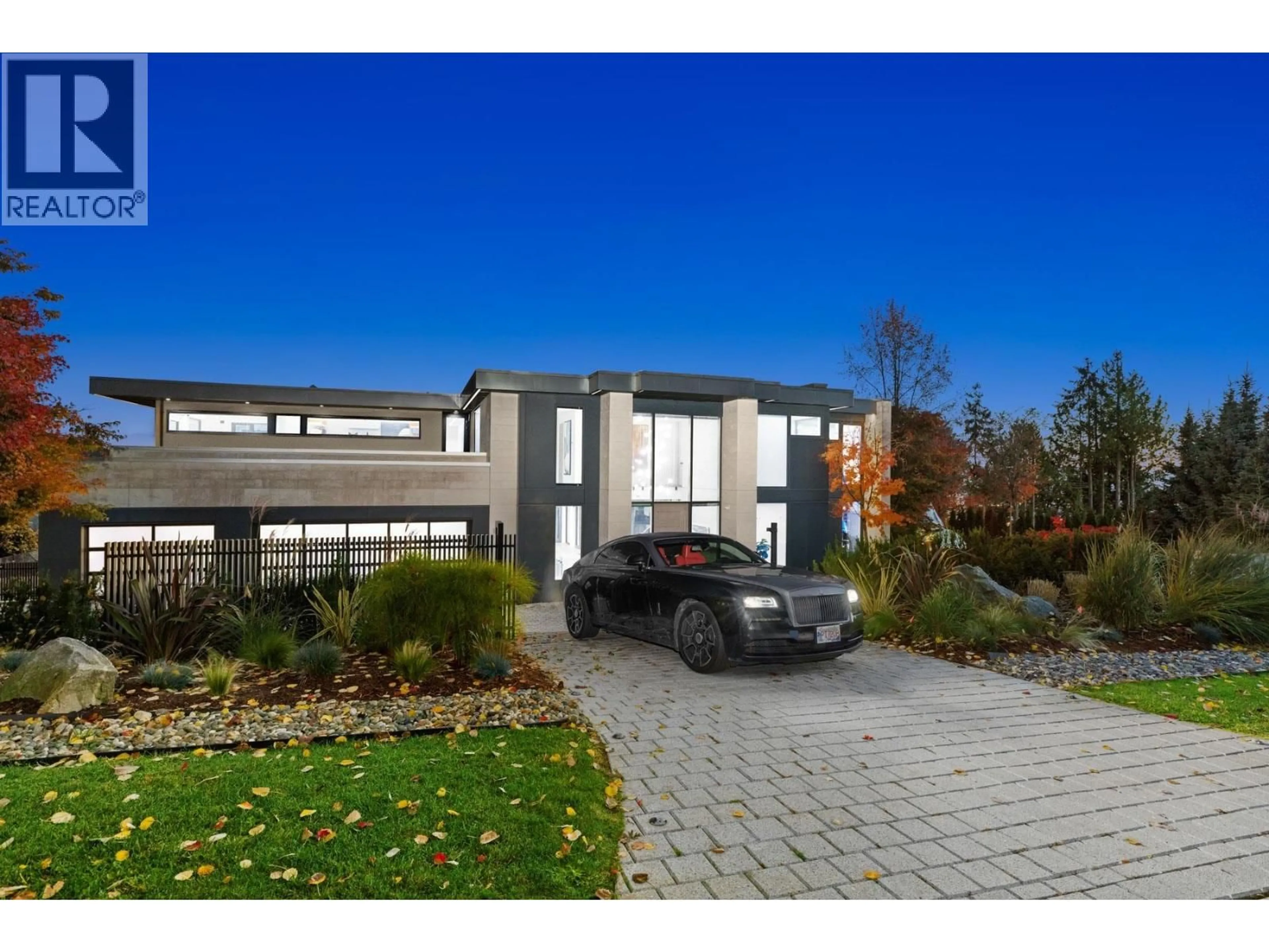 A pic from outside/outdoor area/front of a property/back of a property/a pic from drone, street for 1027 MILLSTREAM ROAD, West Vancouver British Columbia V7S2C6