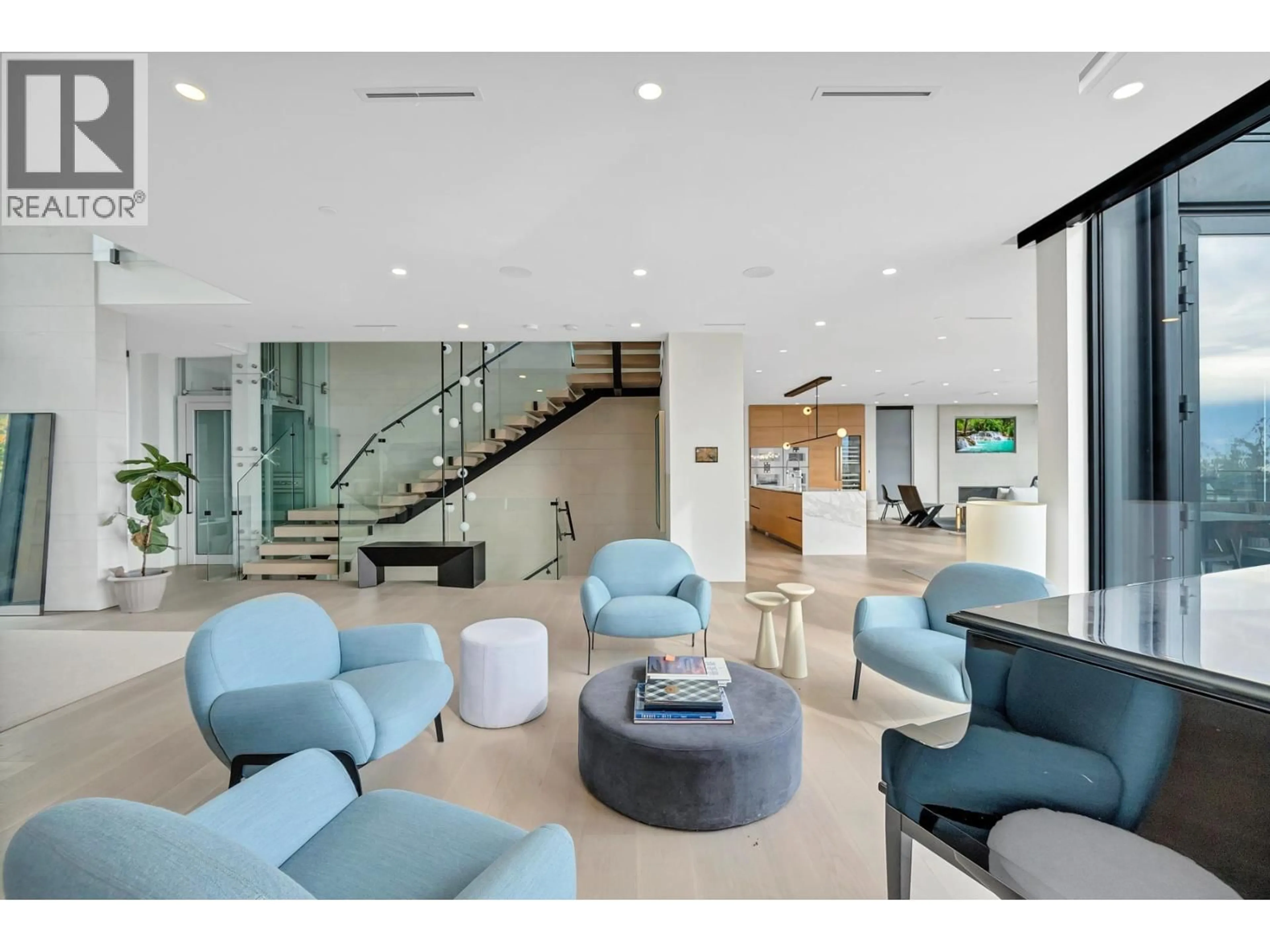 Lobby for 1027 MILLSTREAM ROAD, West Vancouver British Columbia V7S2C6