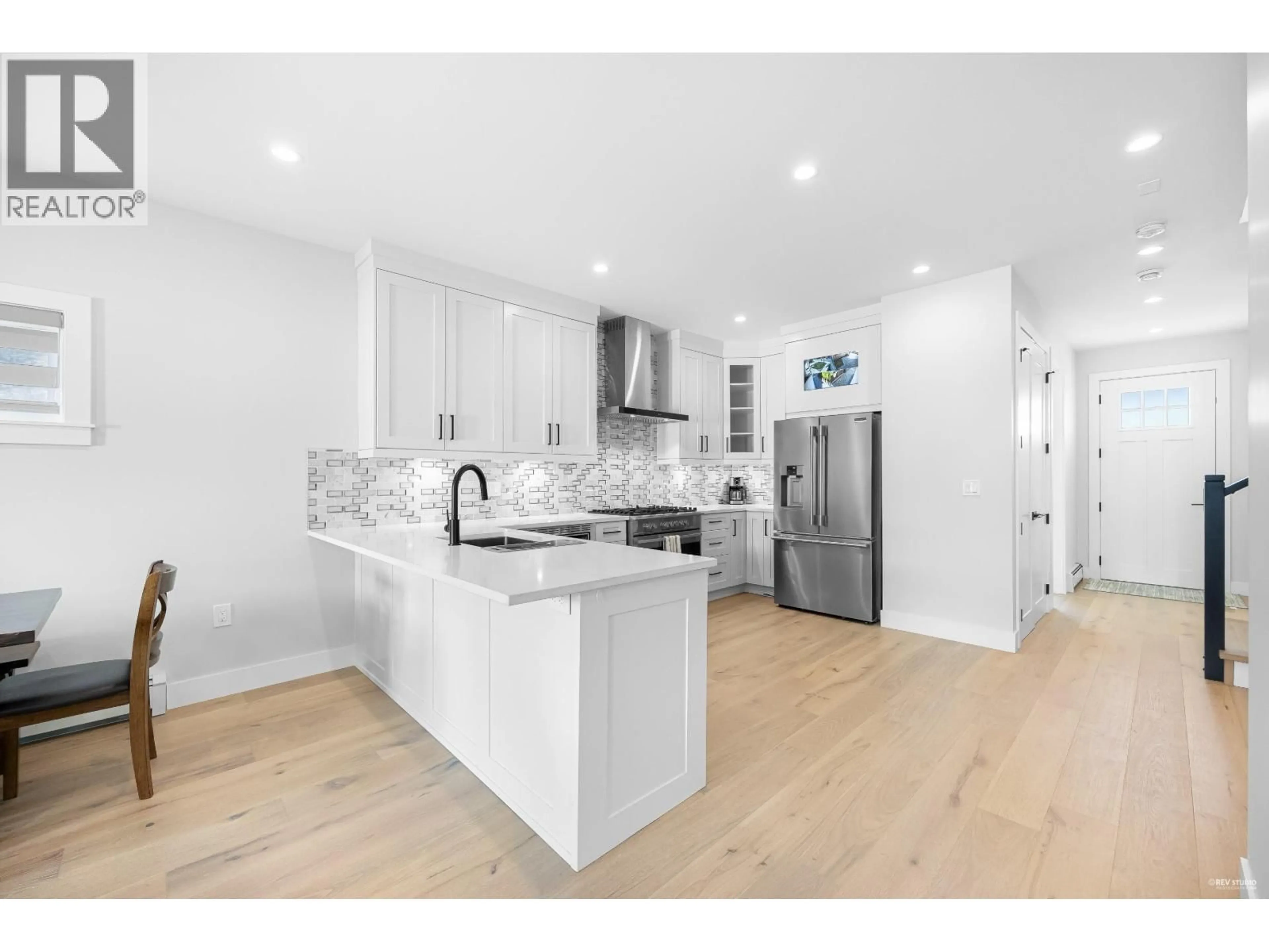 Open concept kitchen, unknown for 4911A 53 STREET, Delta British Columbia V4K2Z3