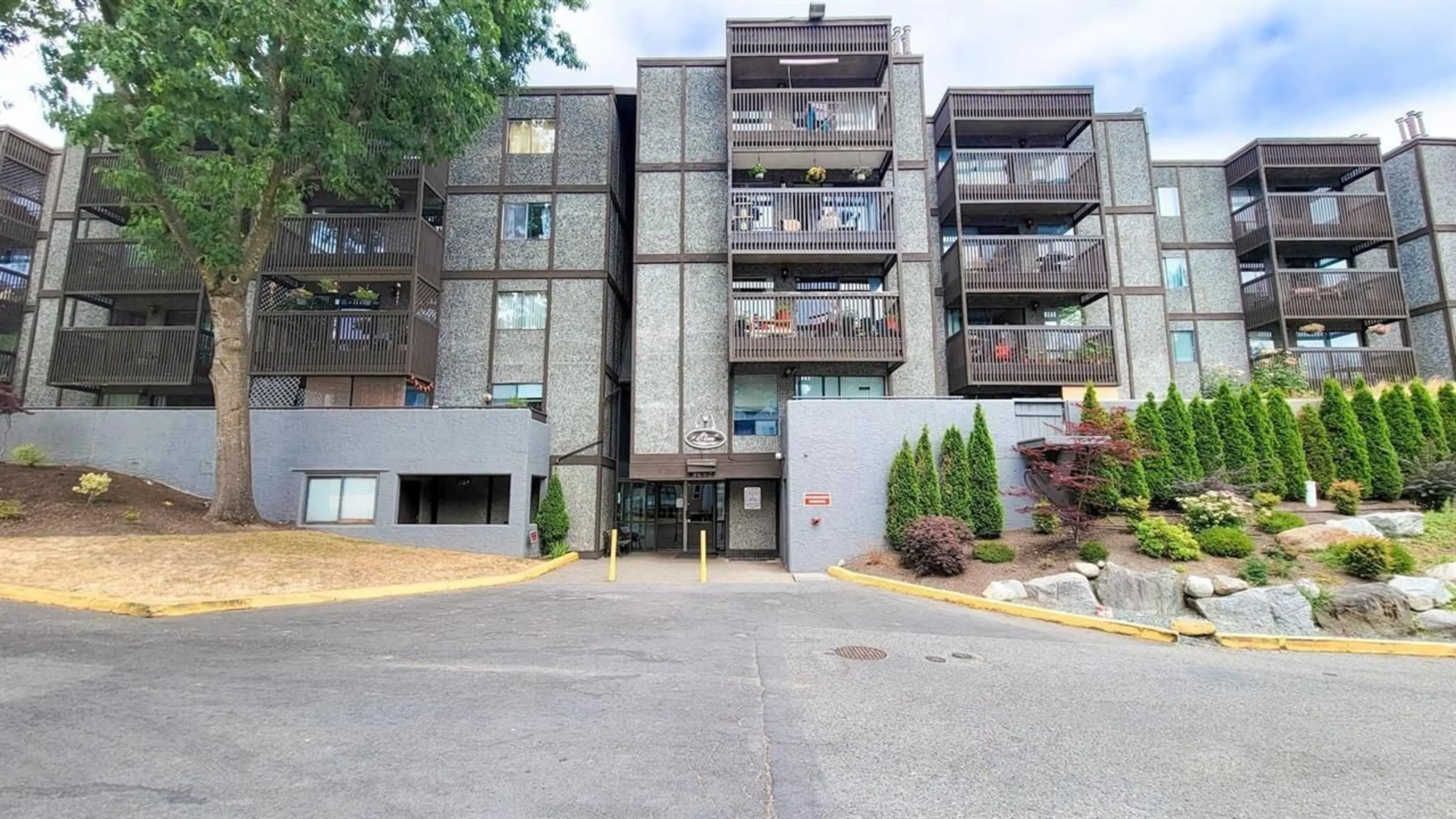 Patio, unknown for 401 - 9682 134 STREET, Surrey British Columbia V3T5L6