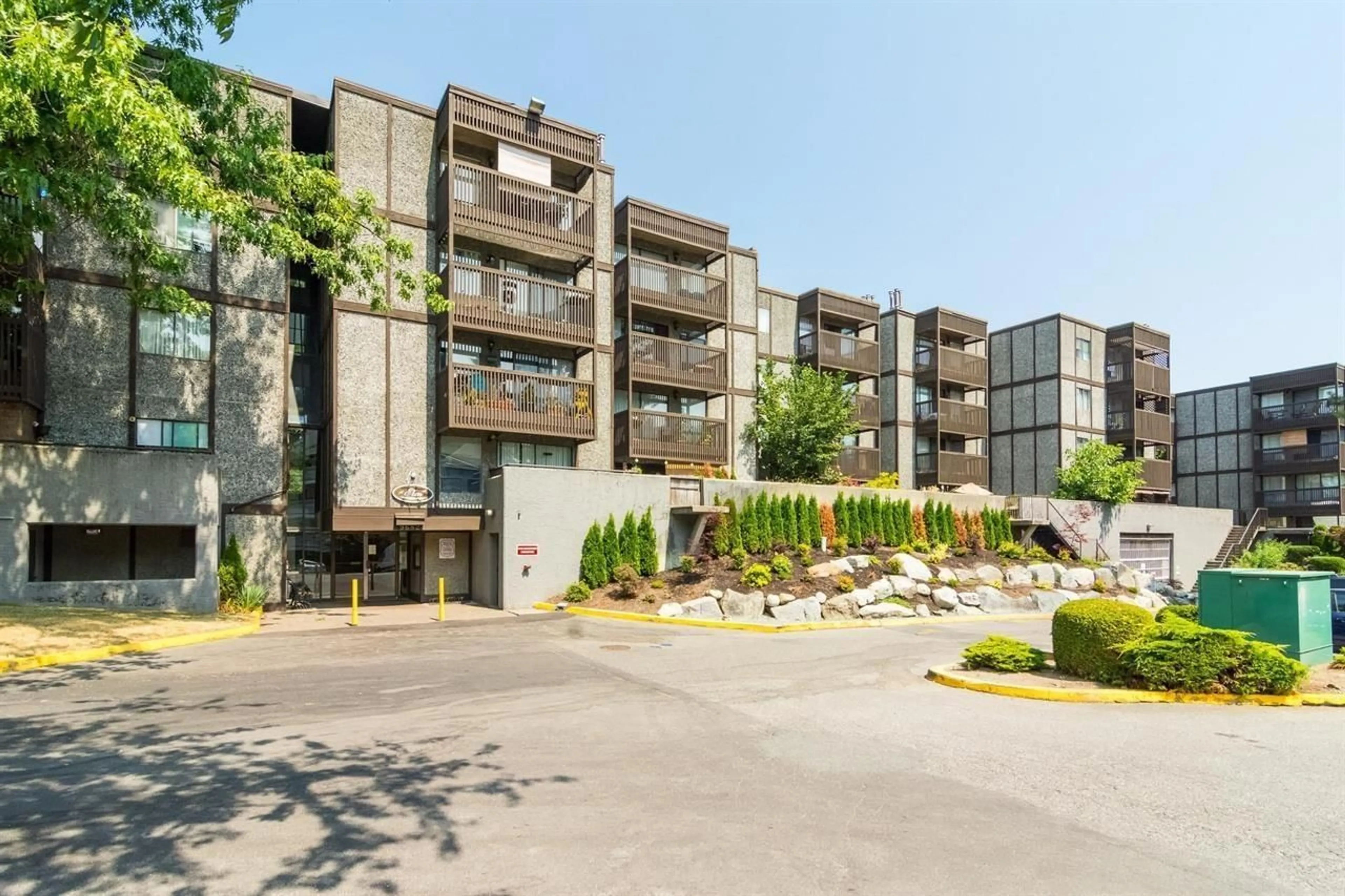 Patio, unknown for 401 - 9682 134 STREET, Surrey British Columbia V3T5L6