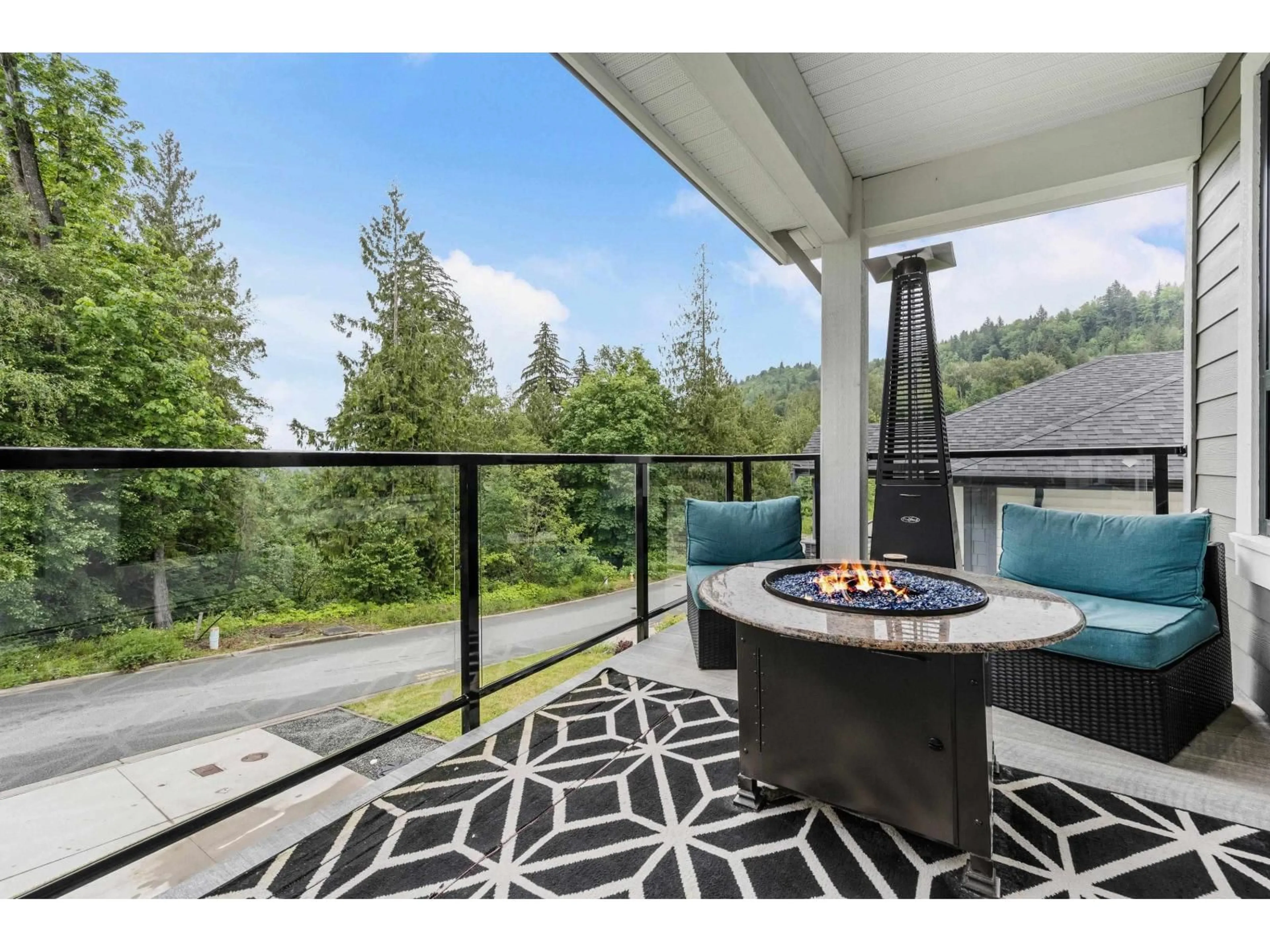 Patio, mountain view for 34 - 8295 NIXON ROAD, Chilliwack British Columbia V4Z0C8