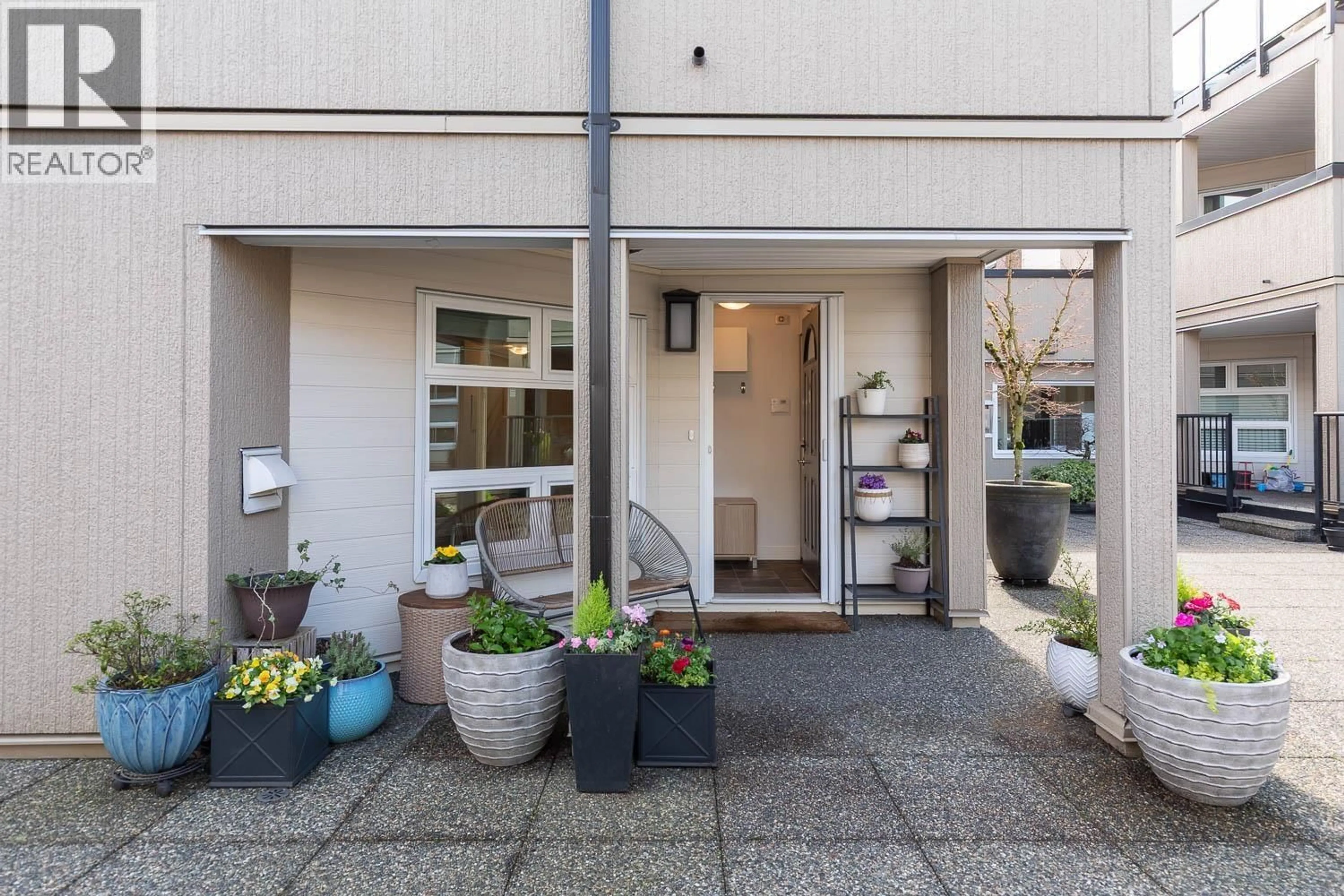 Patio, street for 14 - 1350 6TH AVENUE, Vancouver British Columbia V6H1A7