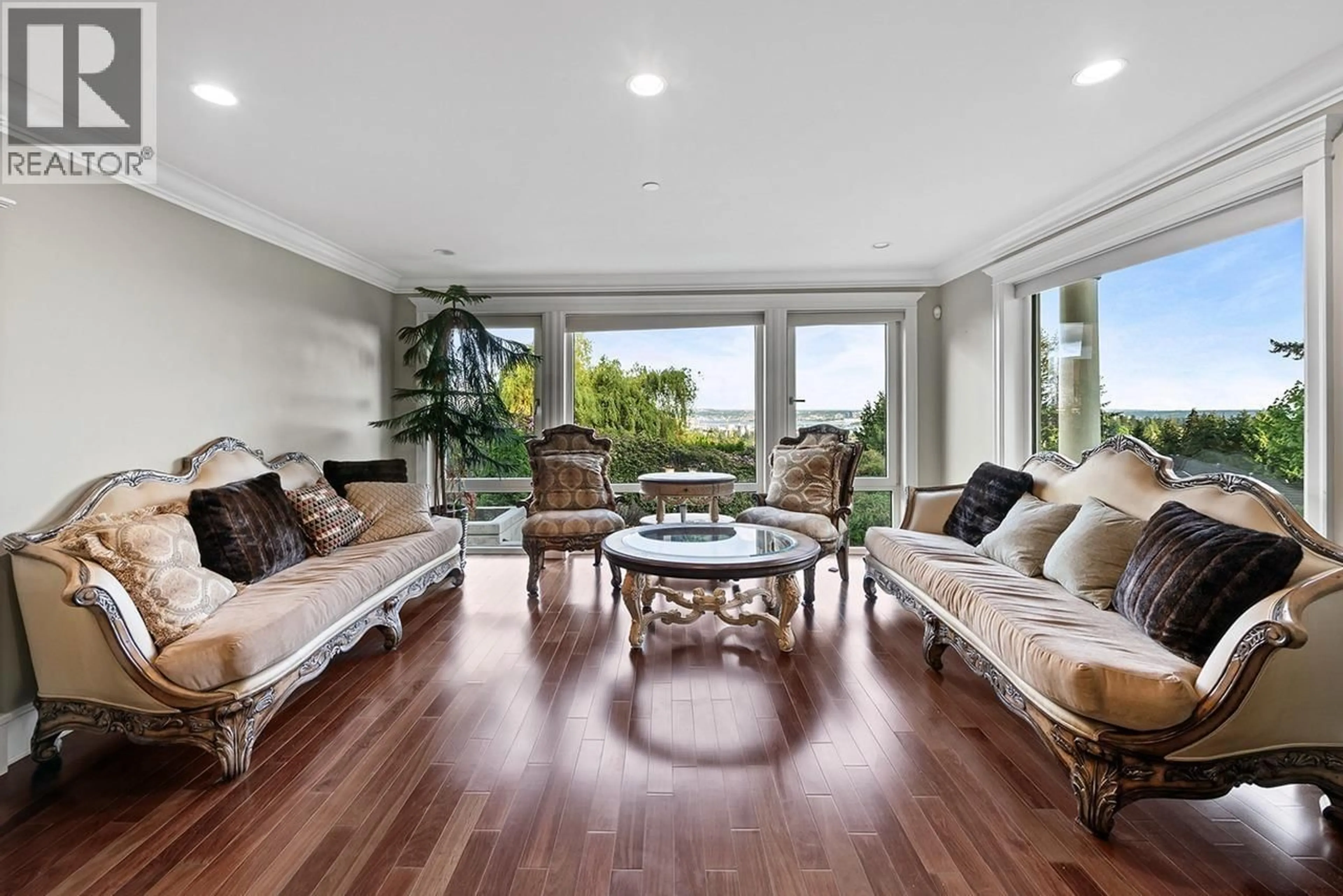 Living room with furniture, unknown for 761 EYREMOUNT DRIVE, West Vancouver British Columbia V7S2A3
