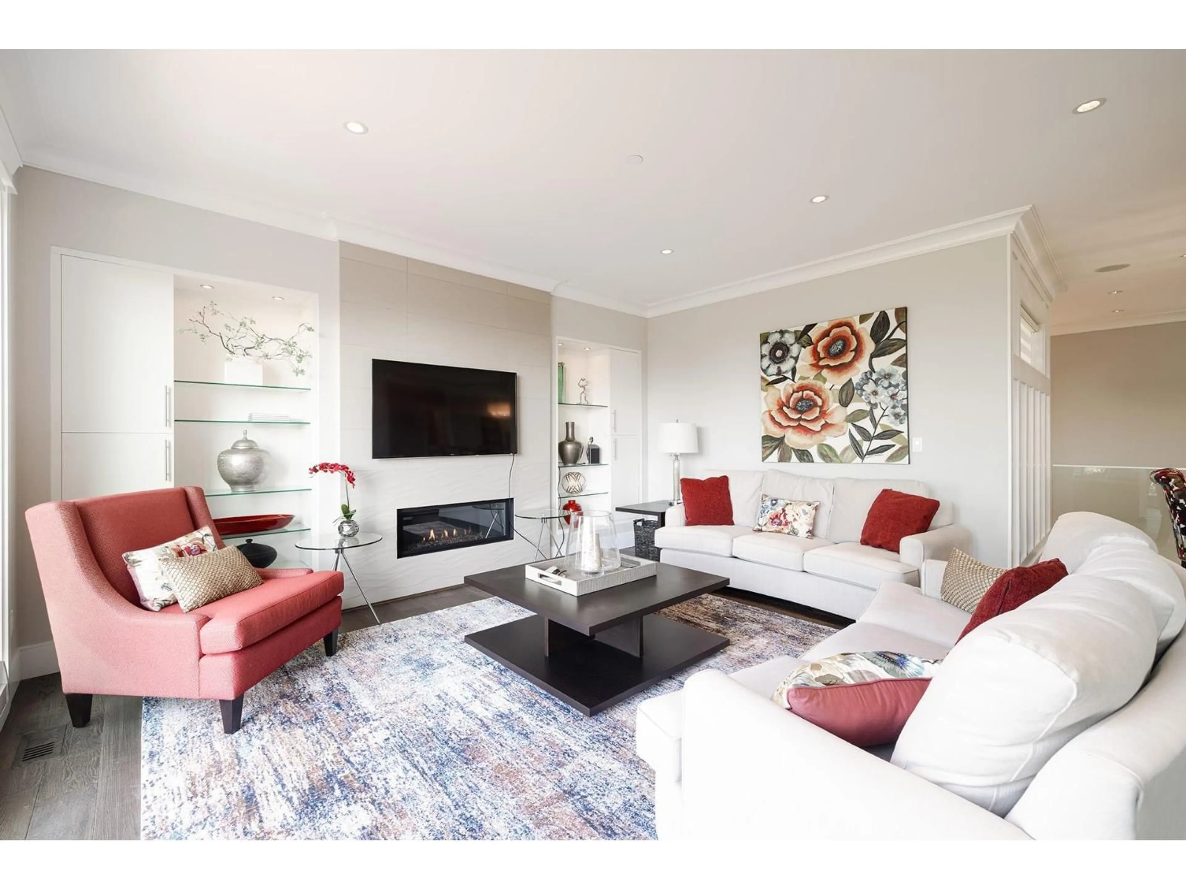 Living room with furniture, unknown for 14378 BLACKBURN AVENUE, White Rock British Columbia V4B3A1
