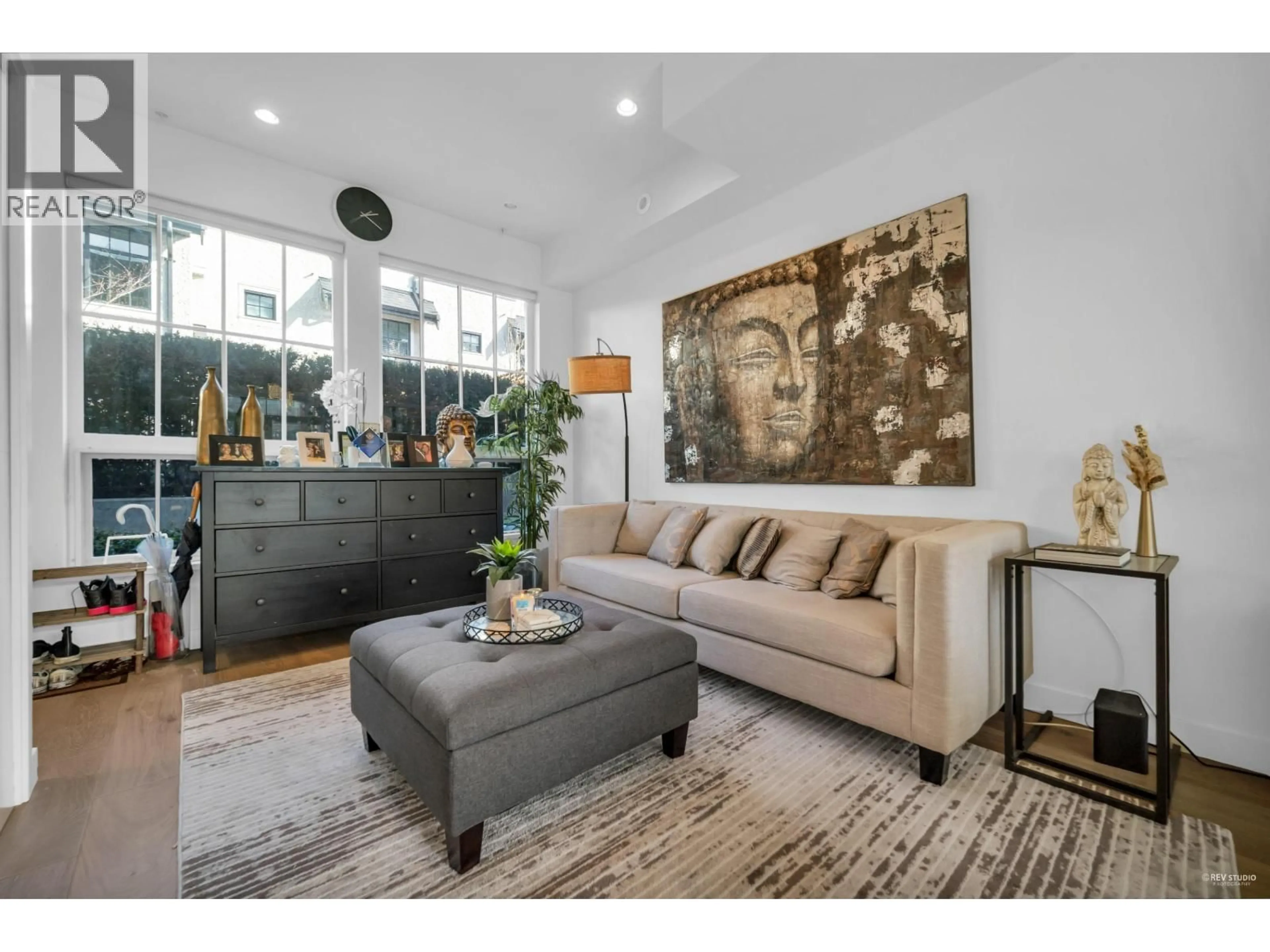 Living room with furniture, unknown for 7901 OAK STREET, Vancouver British Columbia V6P4A6
