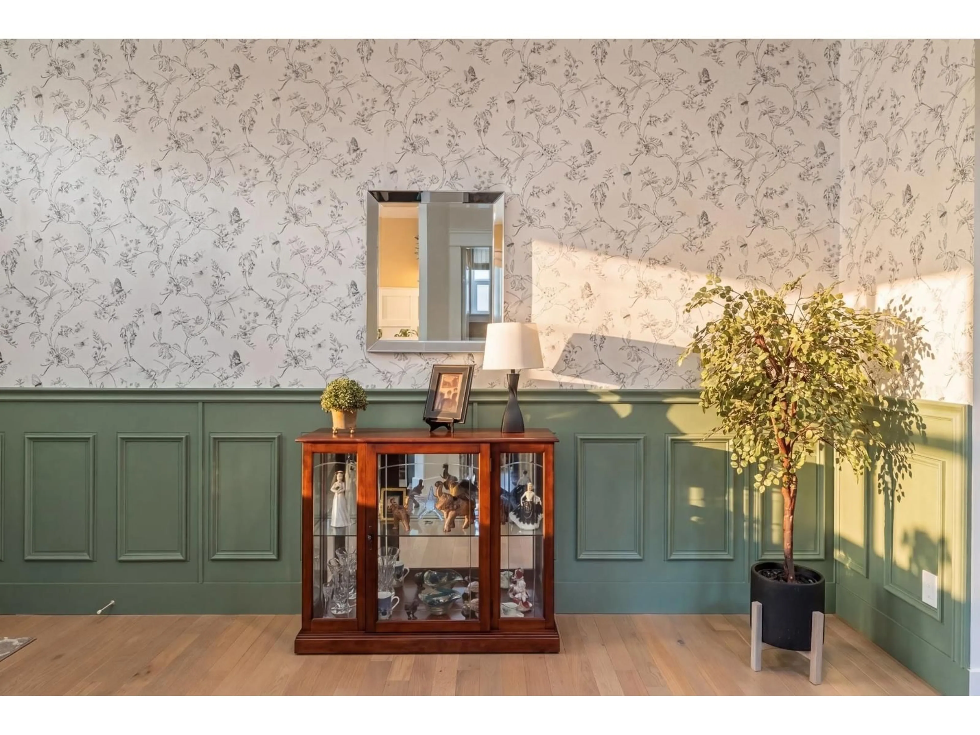 Indoor foyer for 33 - 7891 211 STREET, Langley British Columbia V2Y0L5