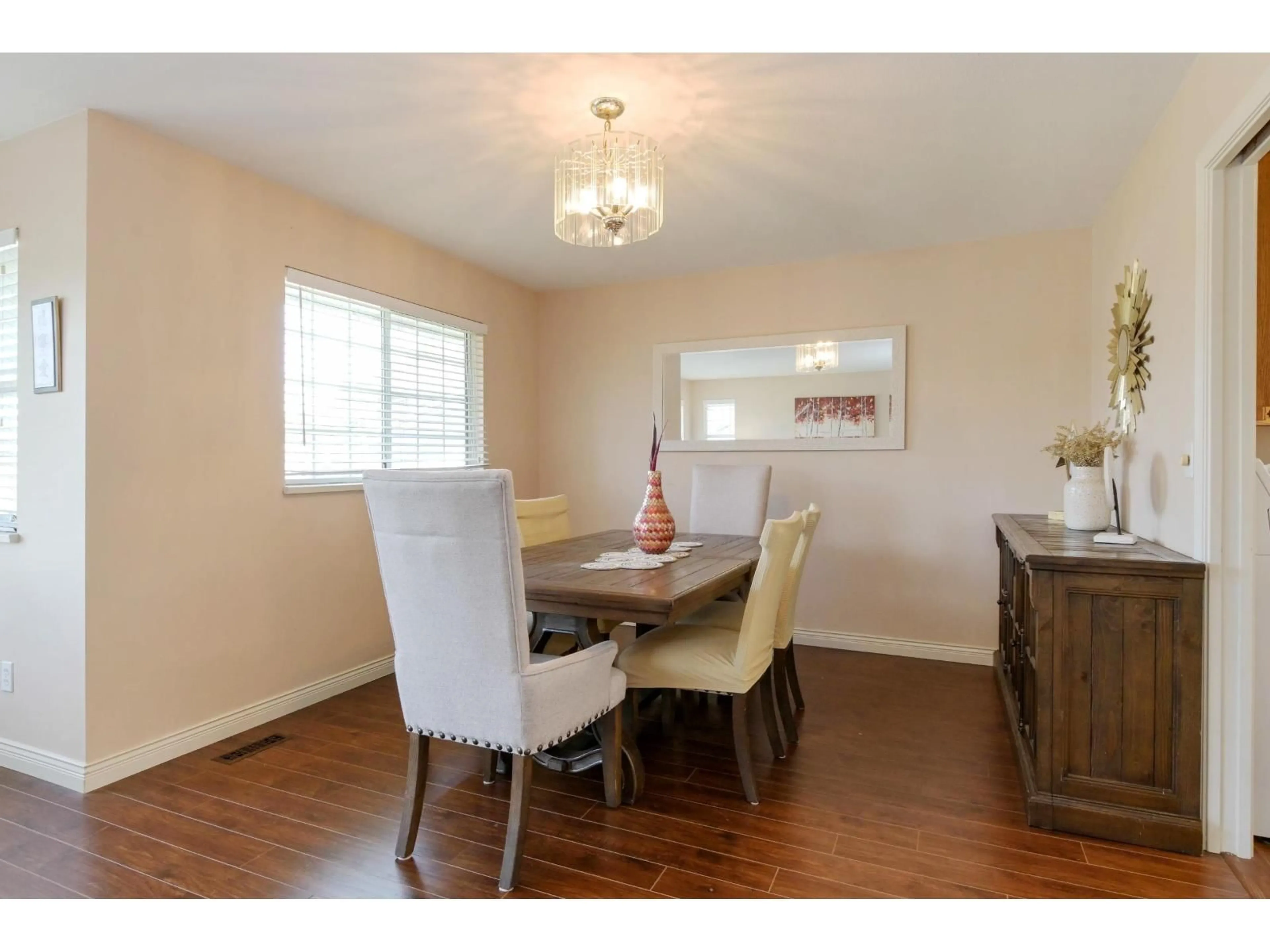 Dining room, wood/laminate floor for 6084 185 STREET, Surrey British Columbia V3S7P7