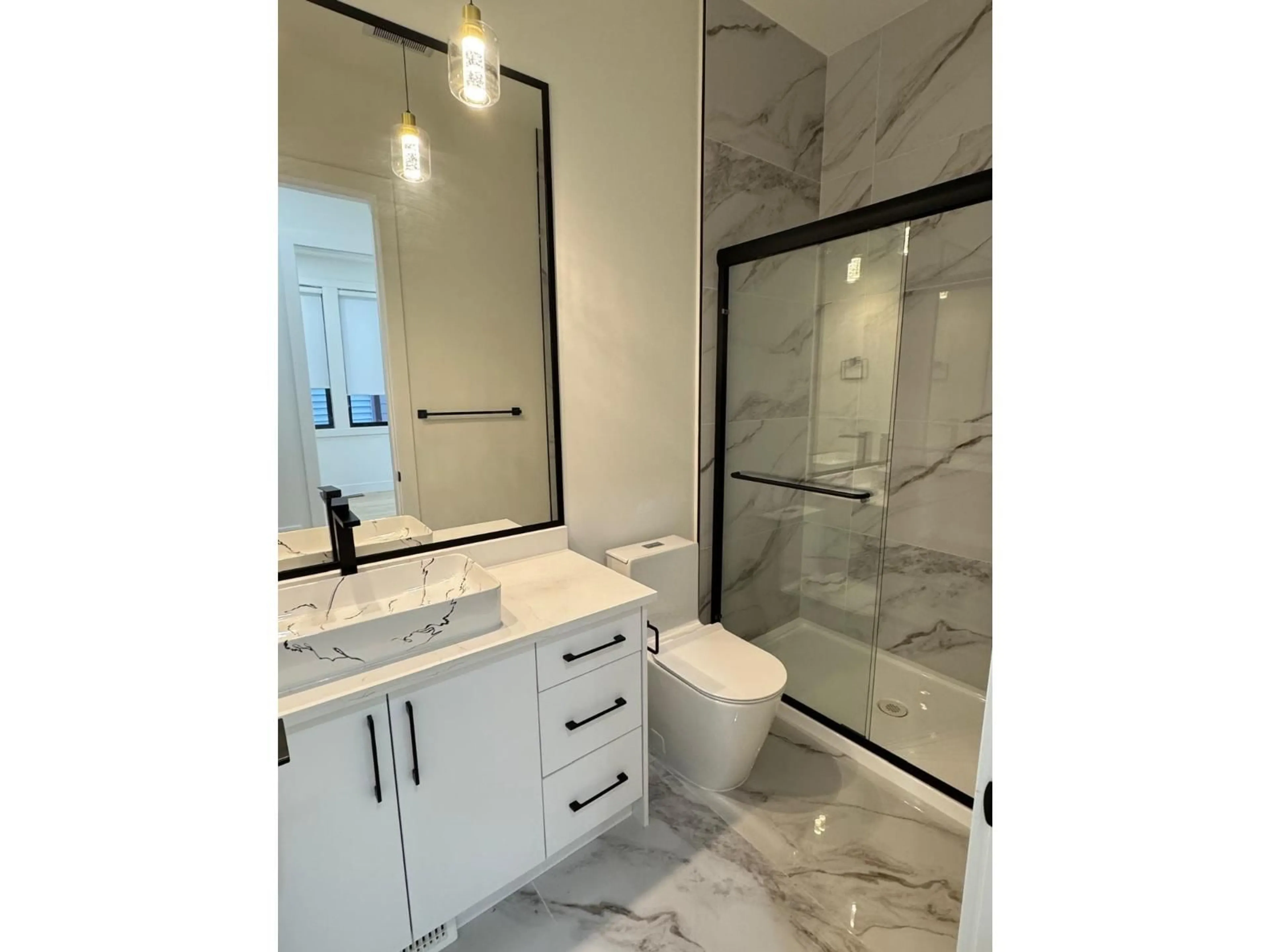 Contemporary bathroom, ceramic/tile floor for 7661 197 STREET, Langley British Columbia V2Y1S2