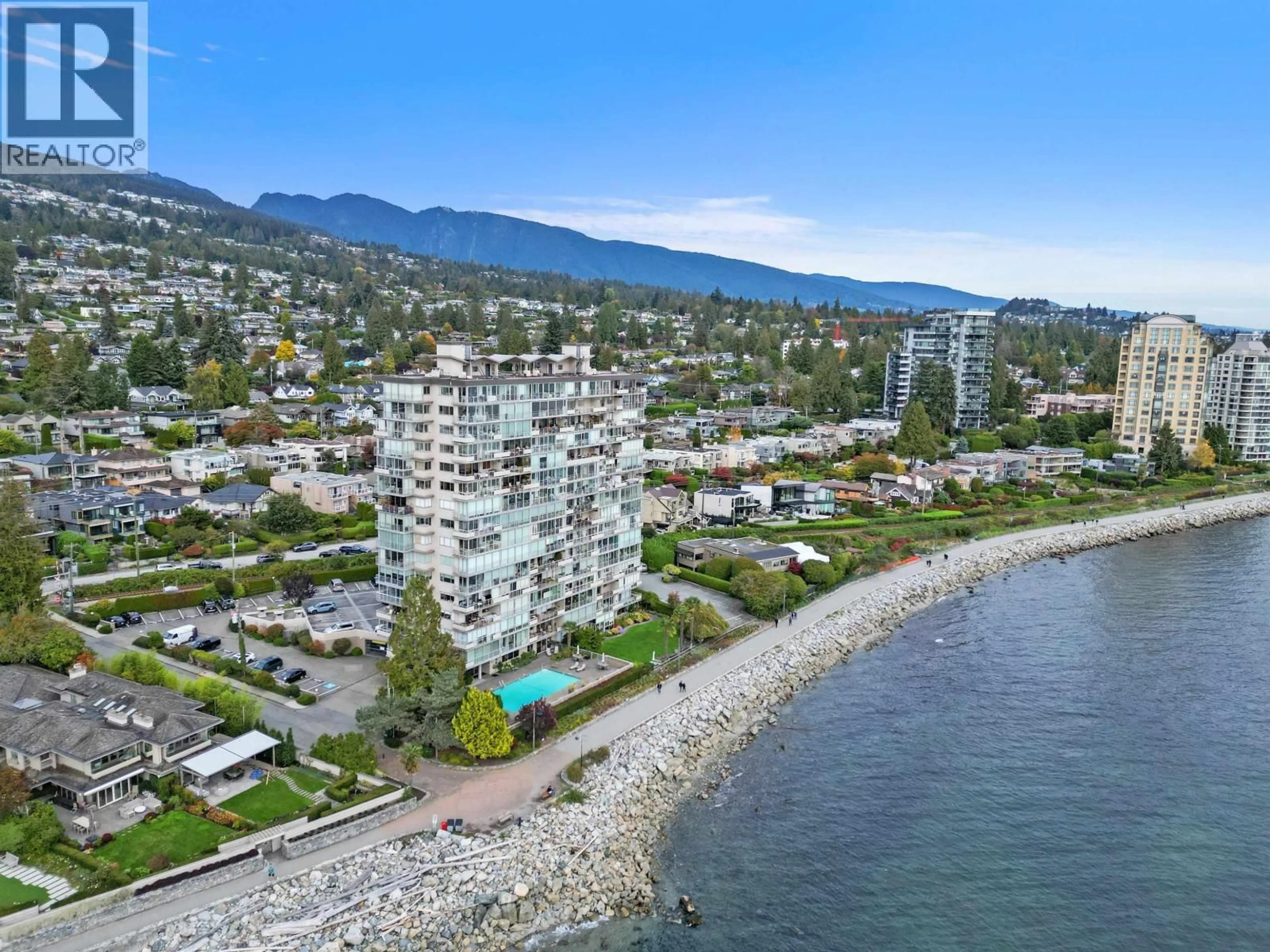 A pic from outside/outdoor area/front of a property/back of a property/a pic from drone, water/lake/river/ocean view for 1006 - 150 24TH STREET, West Vancouver British Columbia V7V4G8