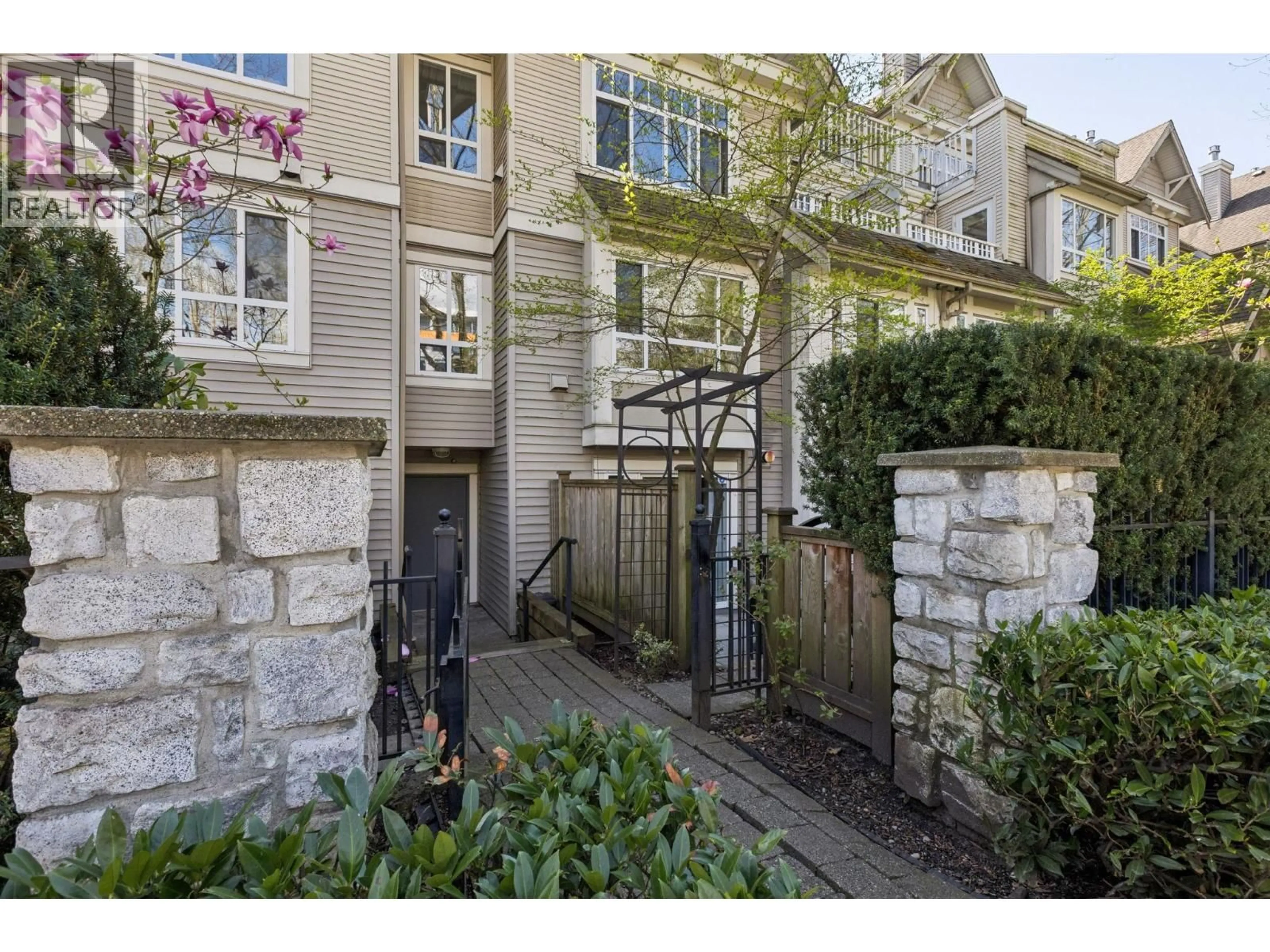 Unknown for 102 - 365 1ST STREET, North Vancouver British Columbia V7L4W5