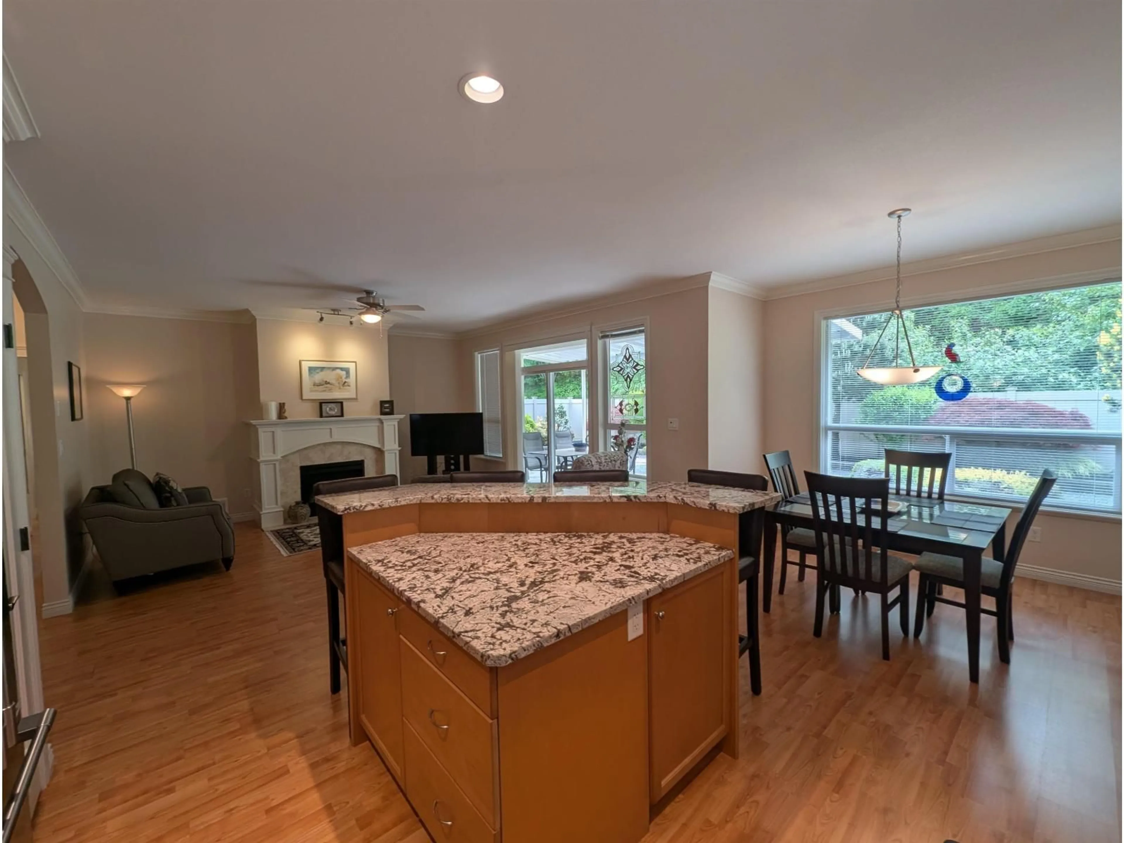 Open concept kitchen, unknown for 46570 HEARTHSTONE AVENUE, Chilliwack British Columbia V2R0E4