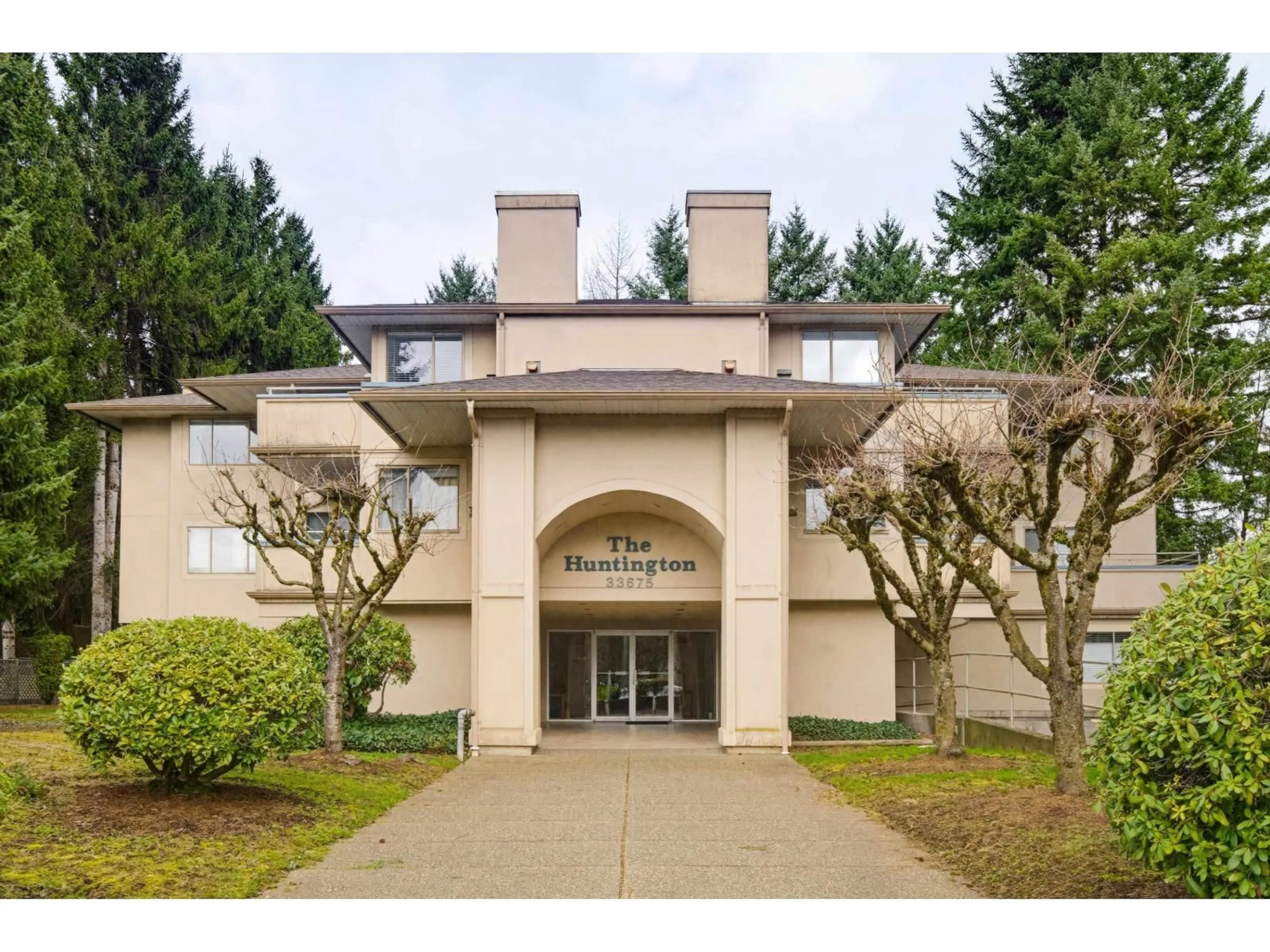 Indoor foyer for 308 - 33675 MARSHALL ROAD, Abbotsford British Columbia V2S1L4