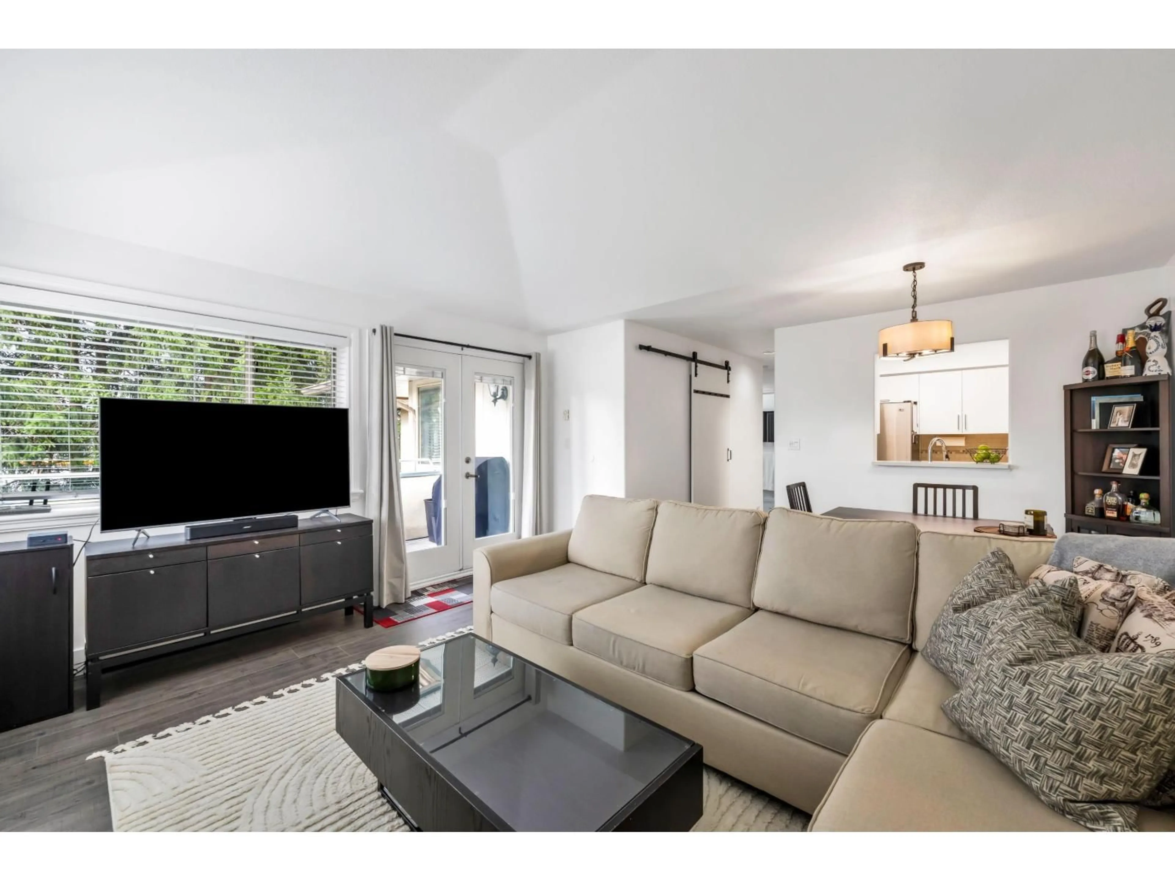 Living room with furniture, unknown for 308 - 33675 MARSHALL ROAD, Abbotsford British Columbia V2S1L4