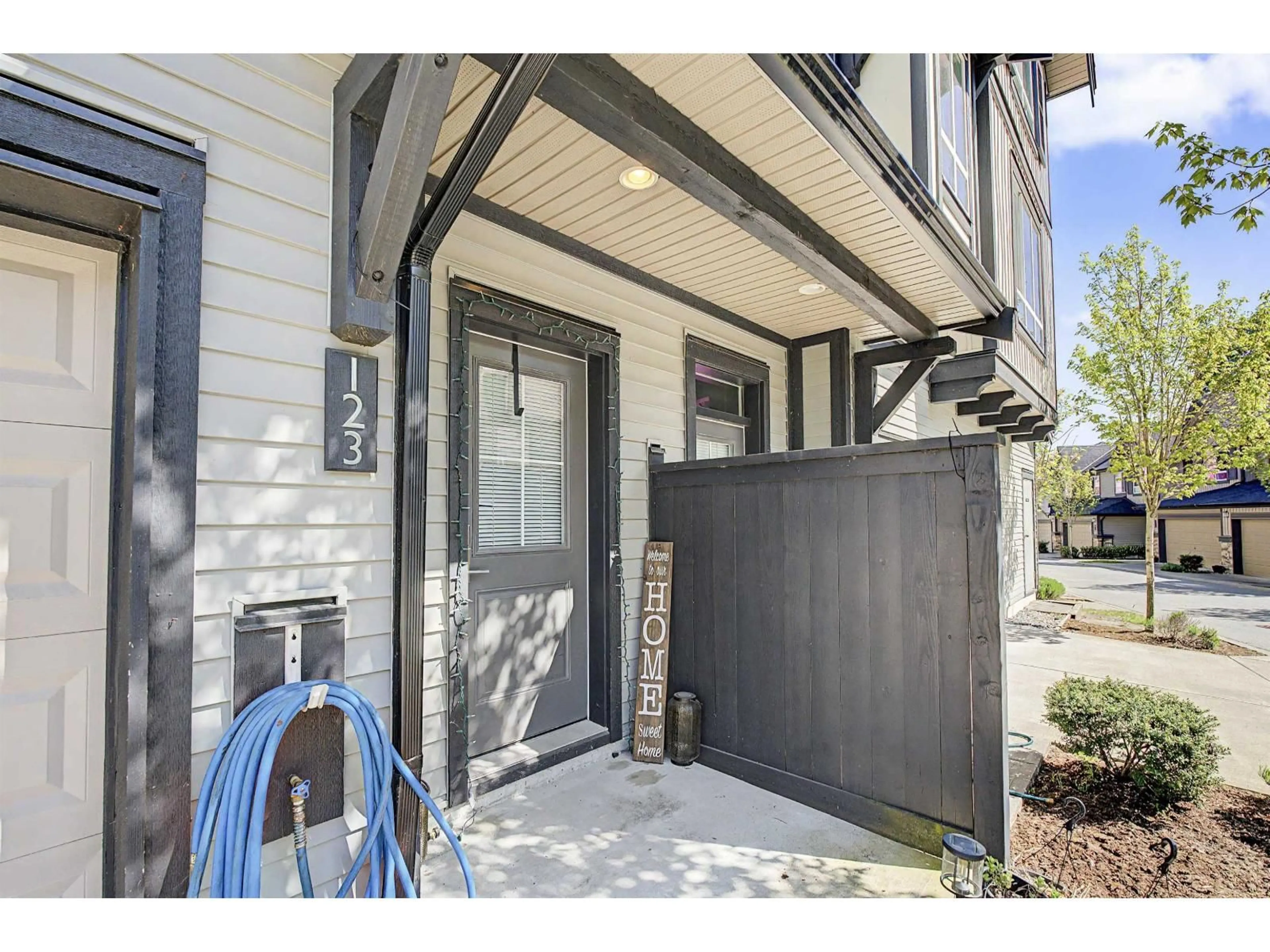 Indoor entryway for 123 - 30930 WESTRIDGE PLACE, Abbotsford British Columbia V2T0H6