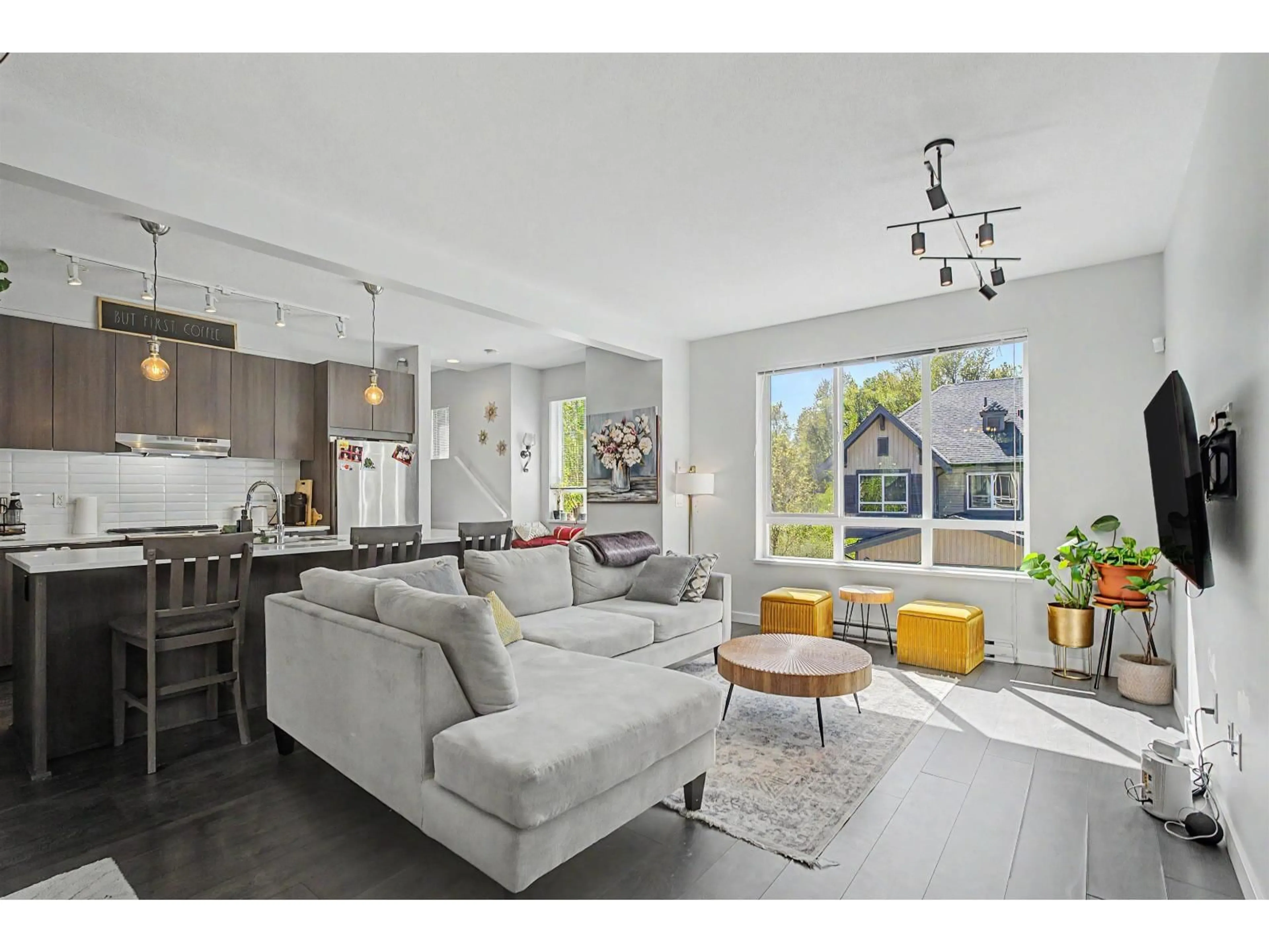 Living room with furniture, unknown for 123 - 30930 WESTRIDGE PLACE, Abbotsford British Columbia V2T0H6