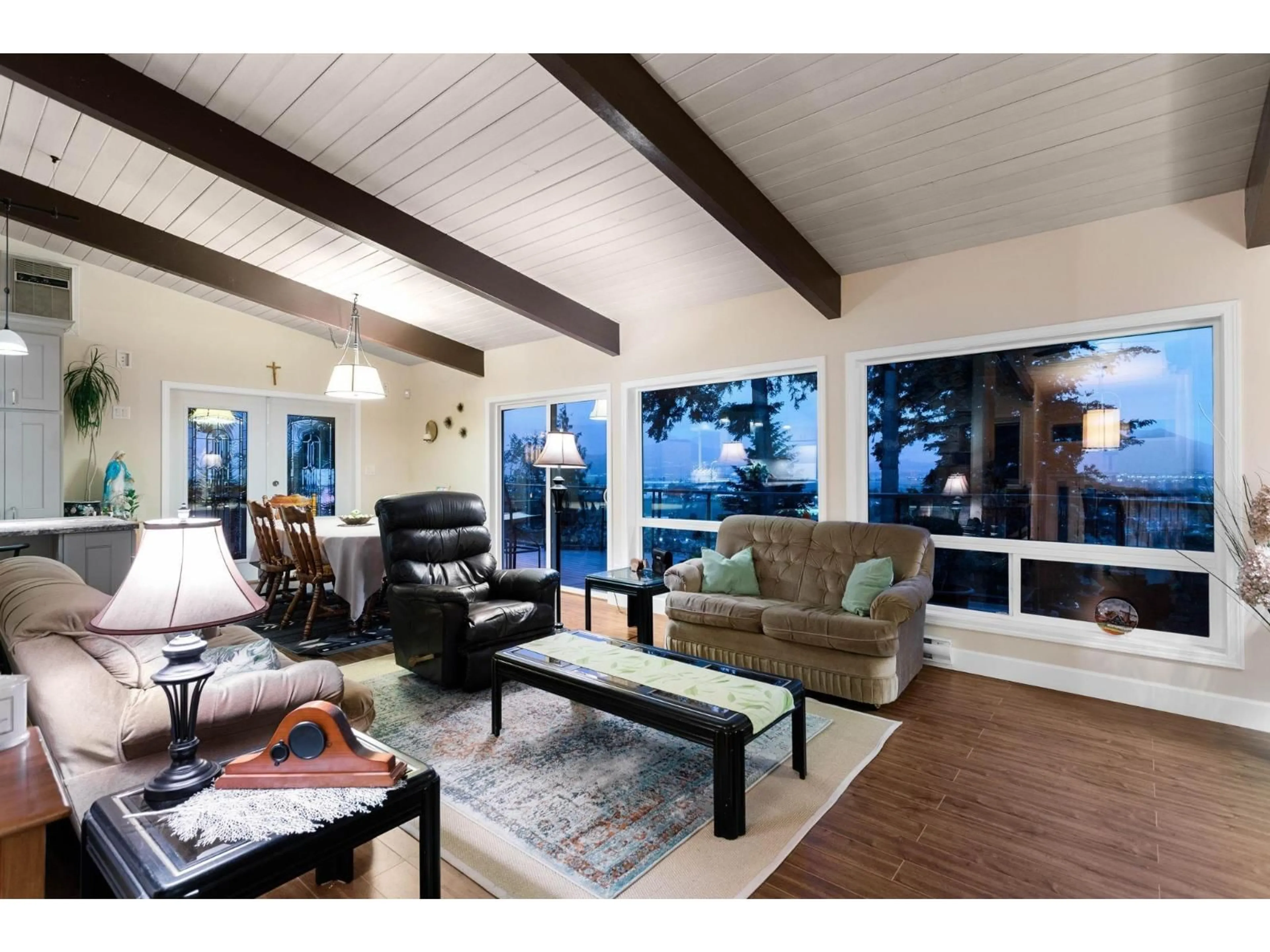 Living room with furniture, wood/laminate floor for 47185 LATIMER ROAD, Chilliwack British Columbia V2P7M6