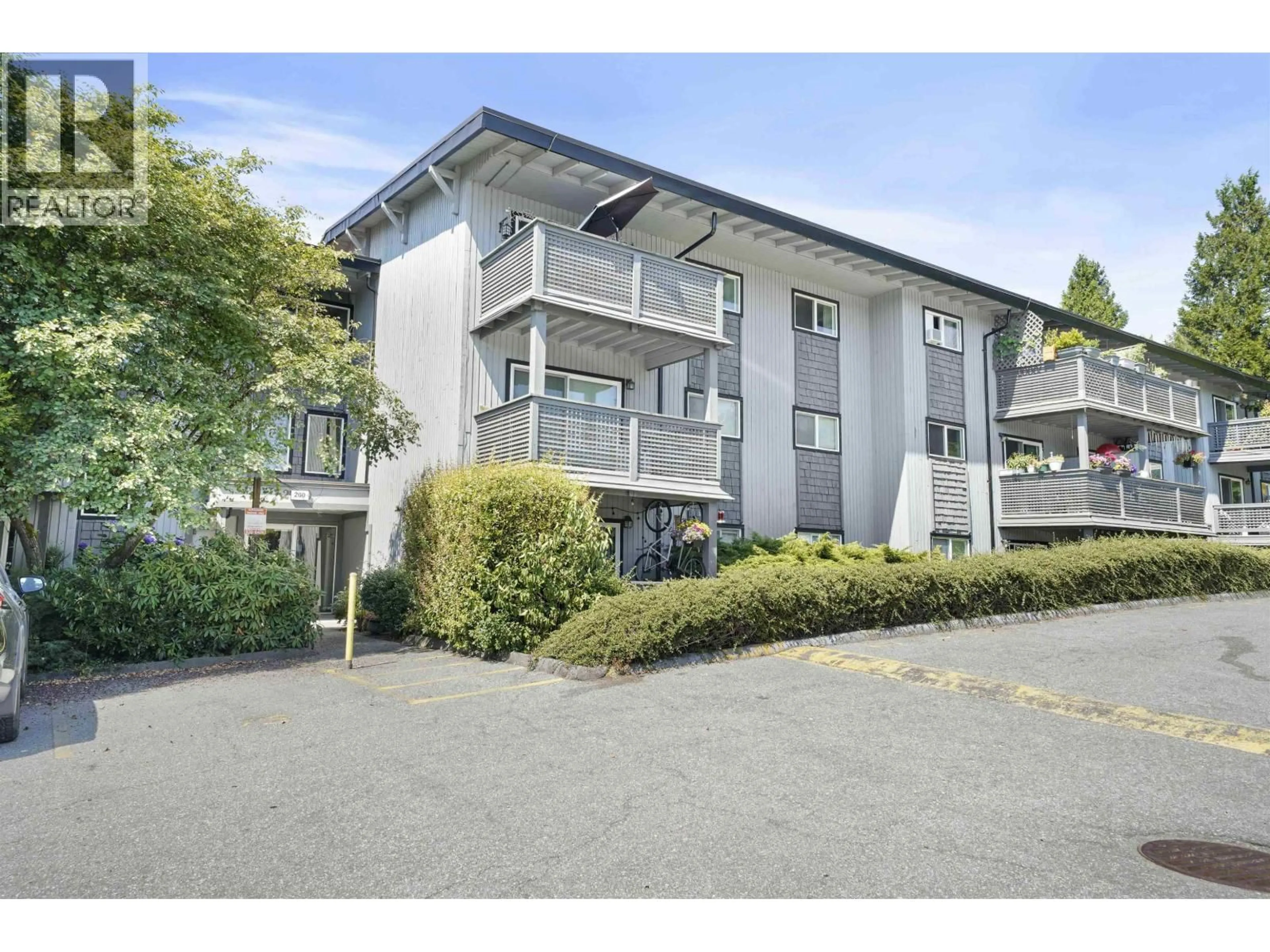 A pic from outside/outdoor area/front of a property/back of a property/a pic from drone, unknown for 118 - 200 WESTHILL PLACE, Port Moody British Columbia V3H1V2