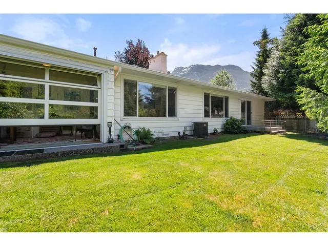 236 WATER AVENUE, Hope 5