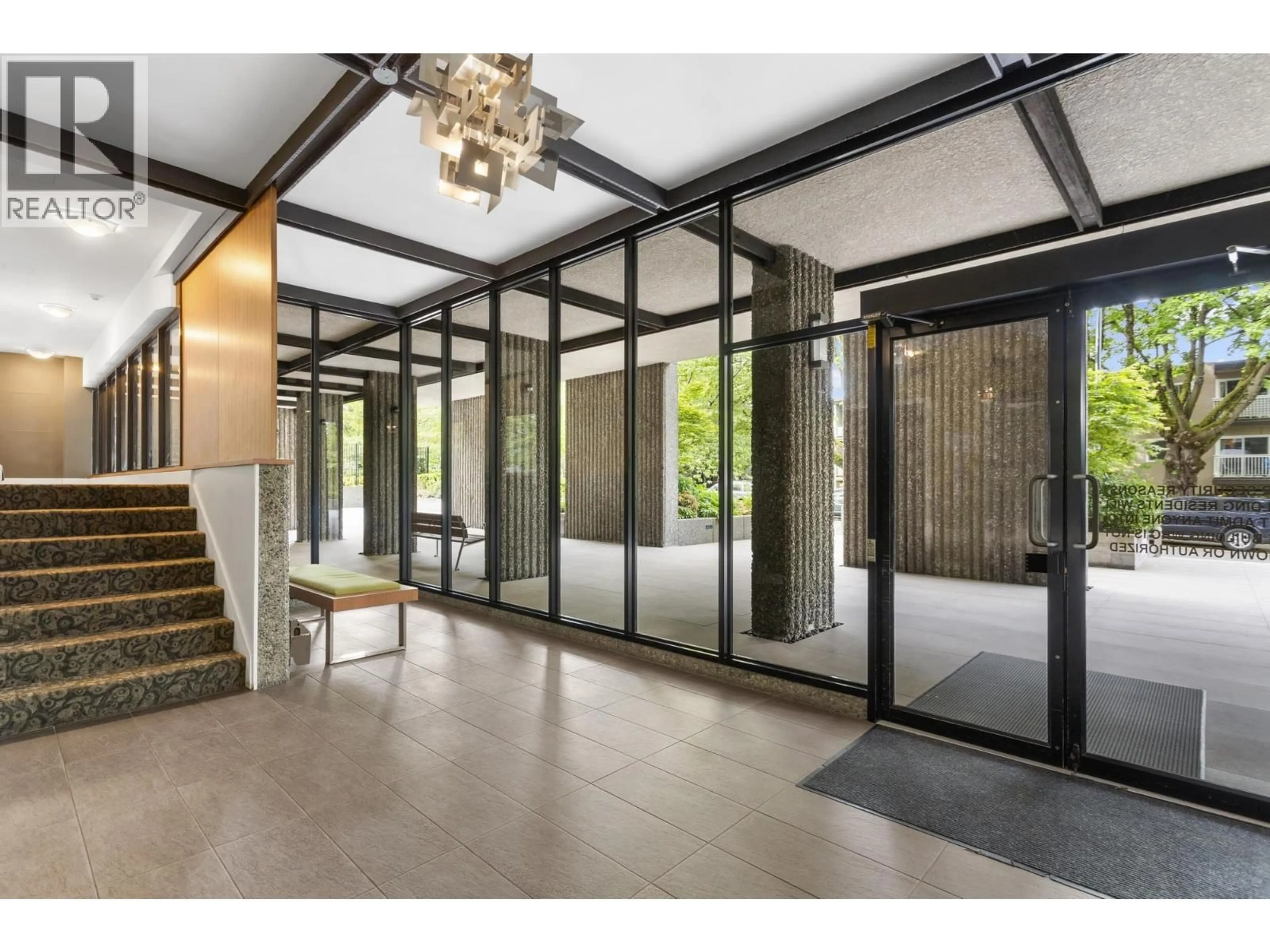 Indoor foyer for 408 - 2370 2ND AVENUE, Vancouver British Columbia V6K1J2