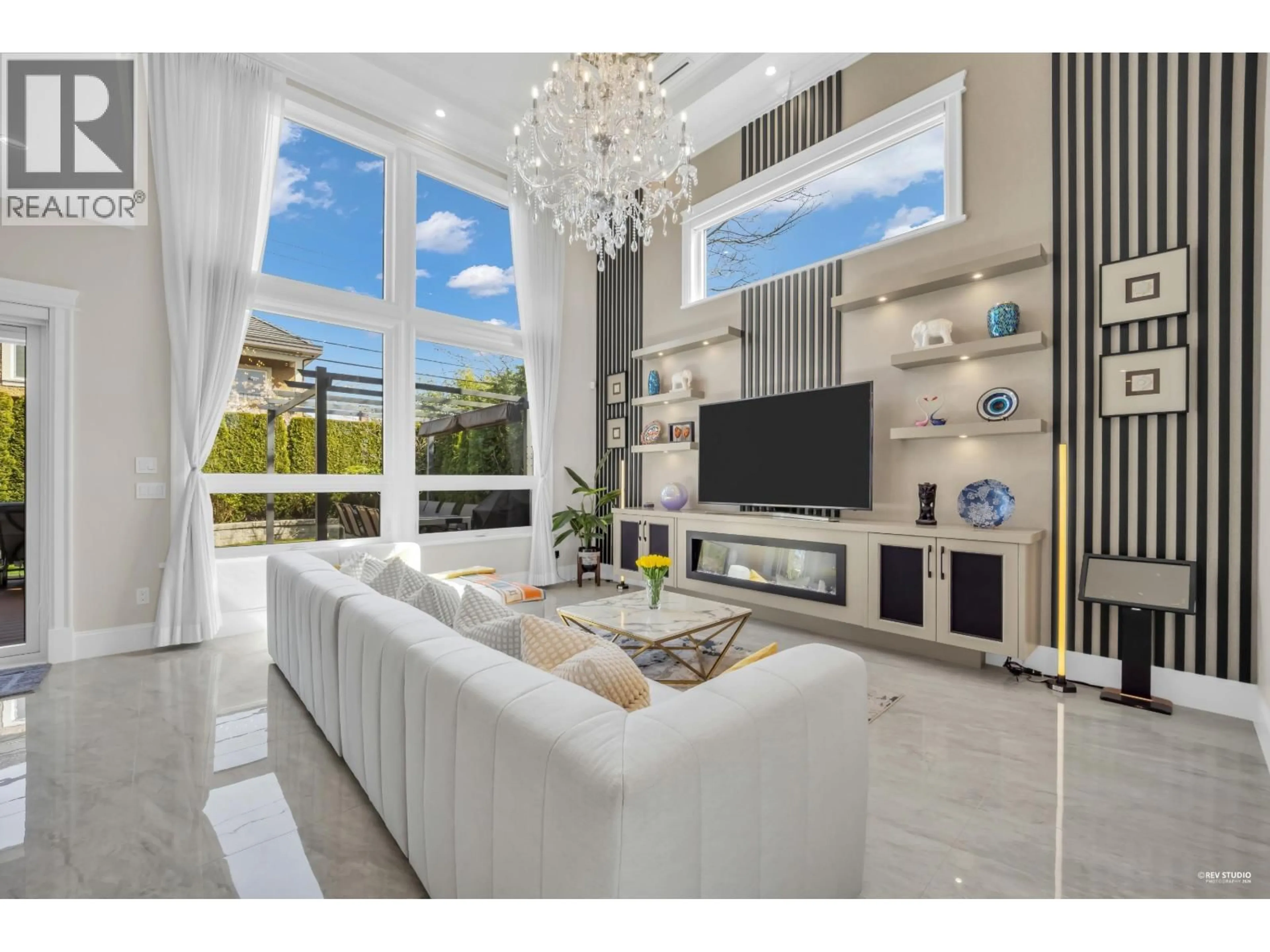 Home theater for 8460 FAIRWAY ROAD, Richmond British Columbia V7C1Y6