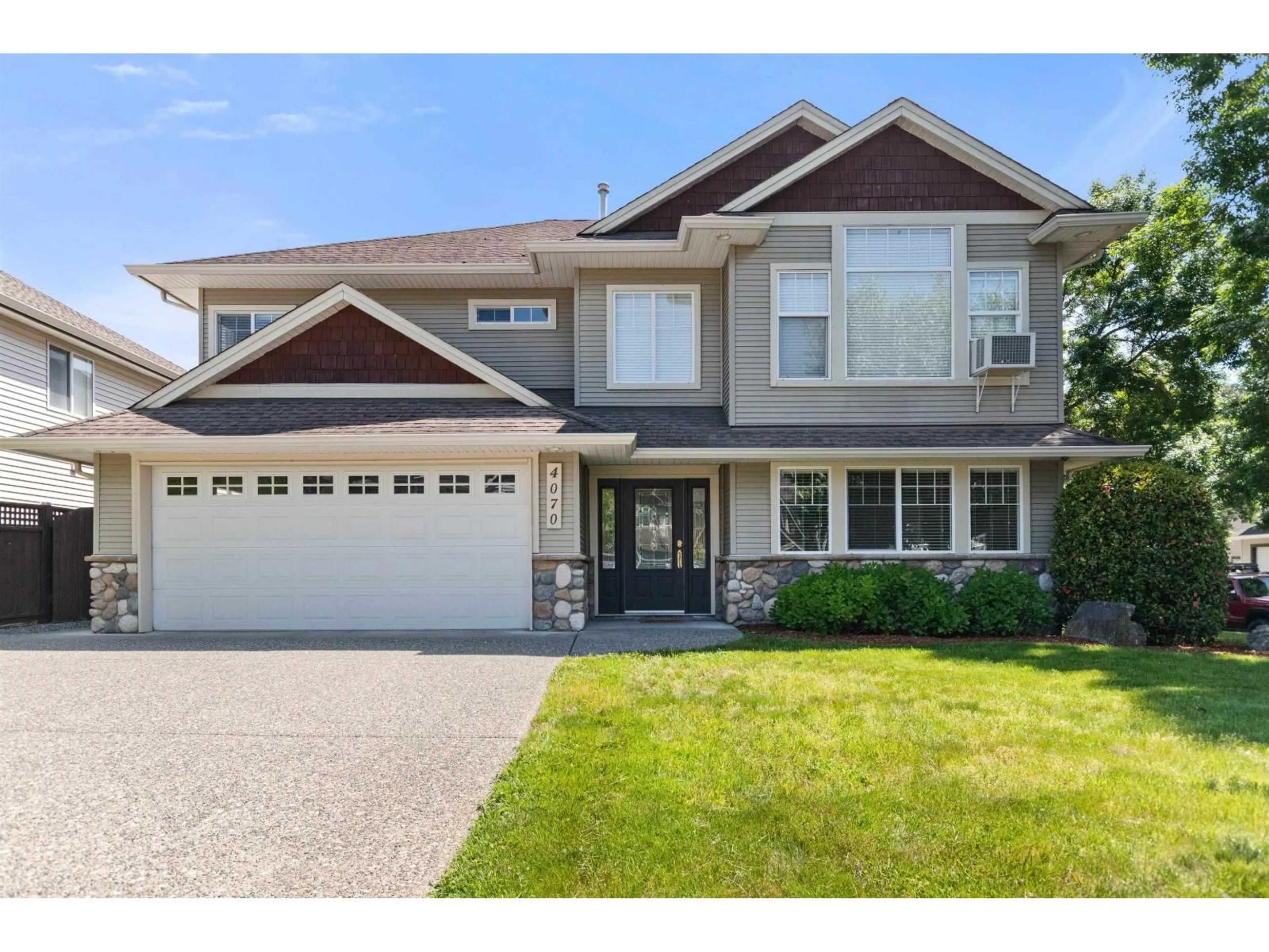 Home with vinyl exterior material, street for 4070 CHANNEL STREET, Abbotsford British Columbia V3G3A6
