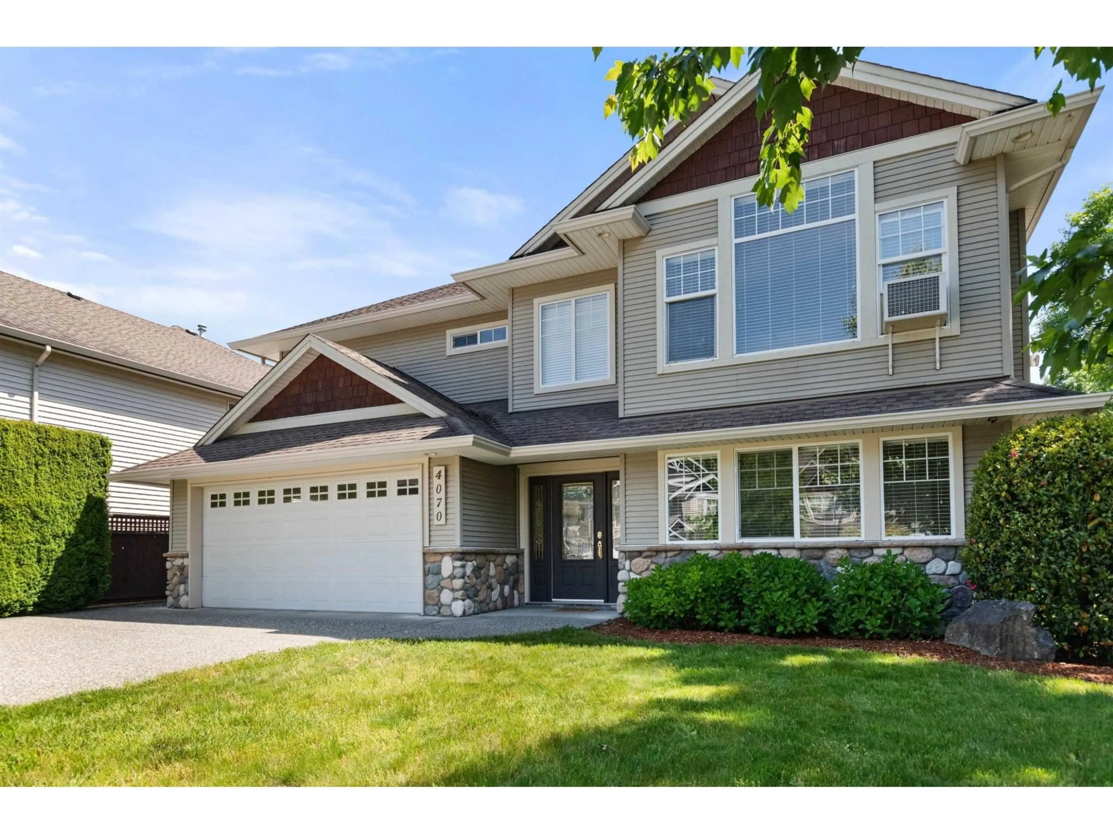 Home with vinyl exterior material, street for 4070 CHANNEL STREET, Abbotsford British Columbia V3G3A6