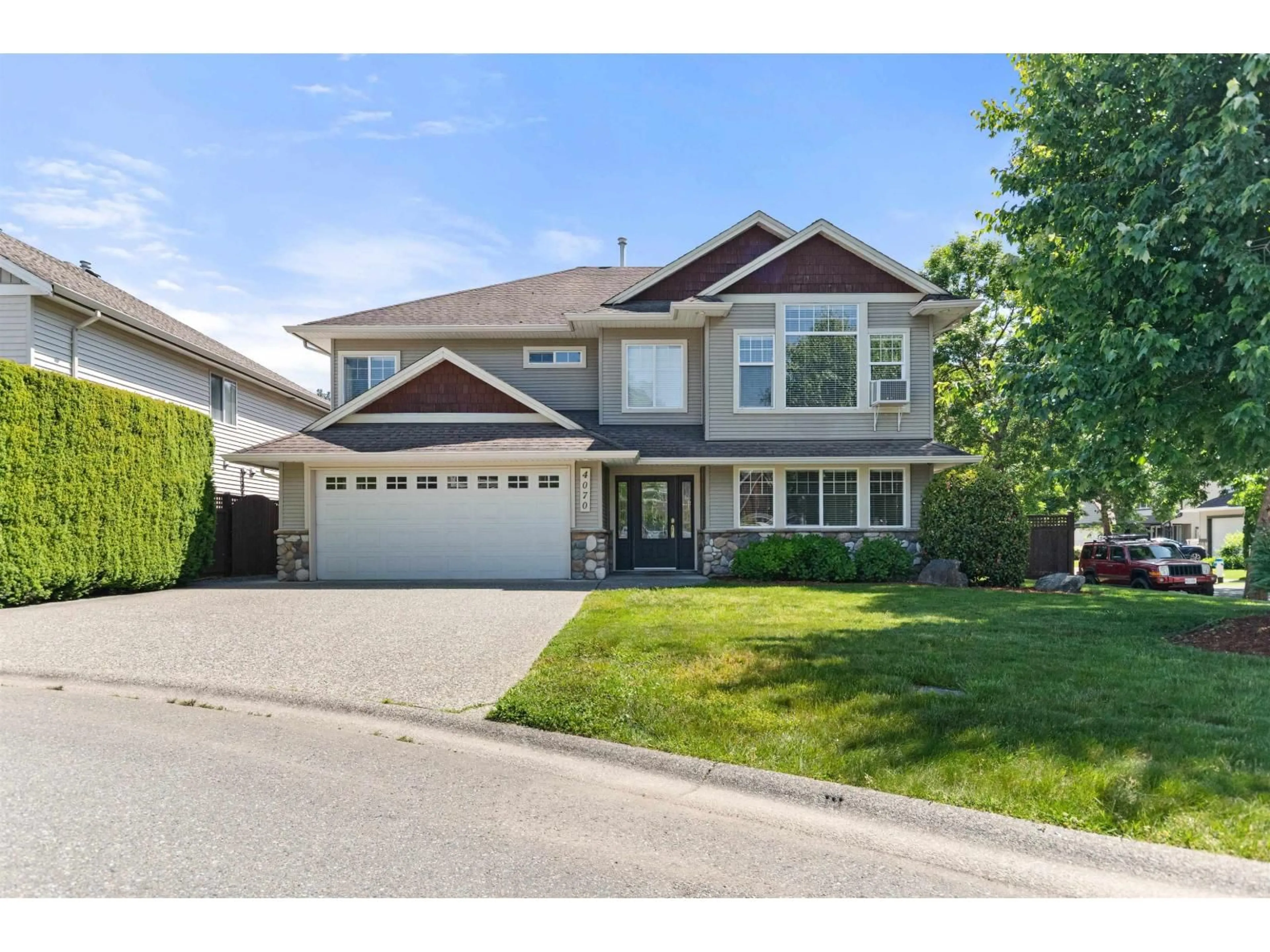 Home with vinyl exterior material, street for 4070 CHANNEL STREET, Abbotsford British Columbia V3G3A6