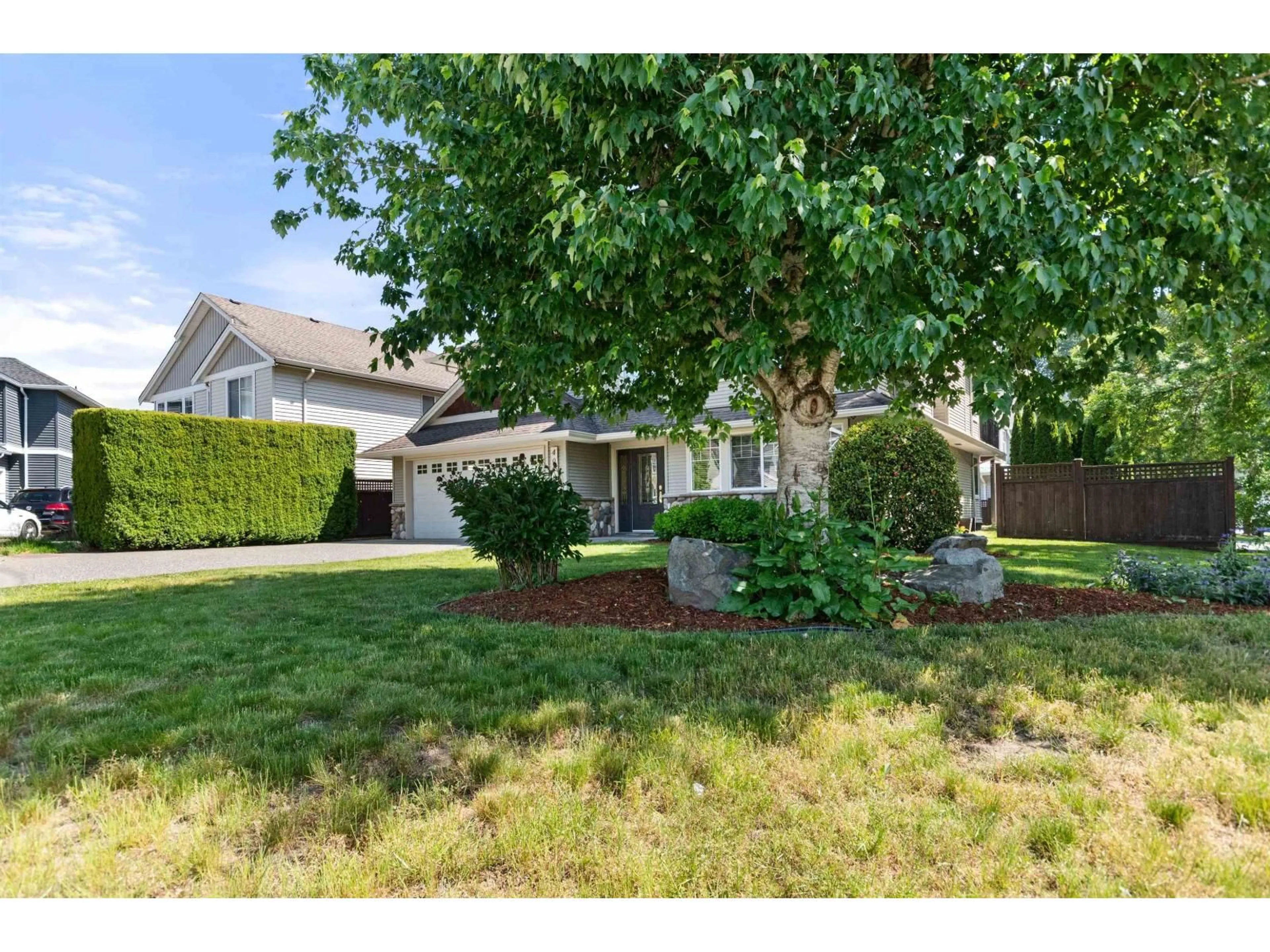 Home with vinyl exterior material, street for 4070 CHANNEL STREET, Abbotsford British Columbia V3G3A6