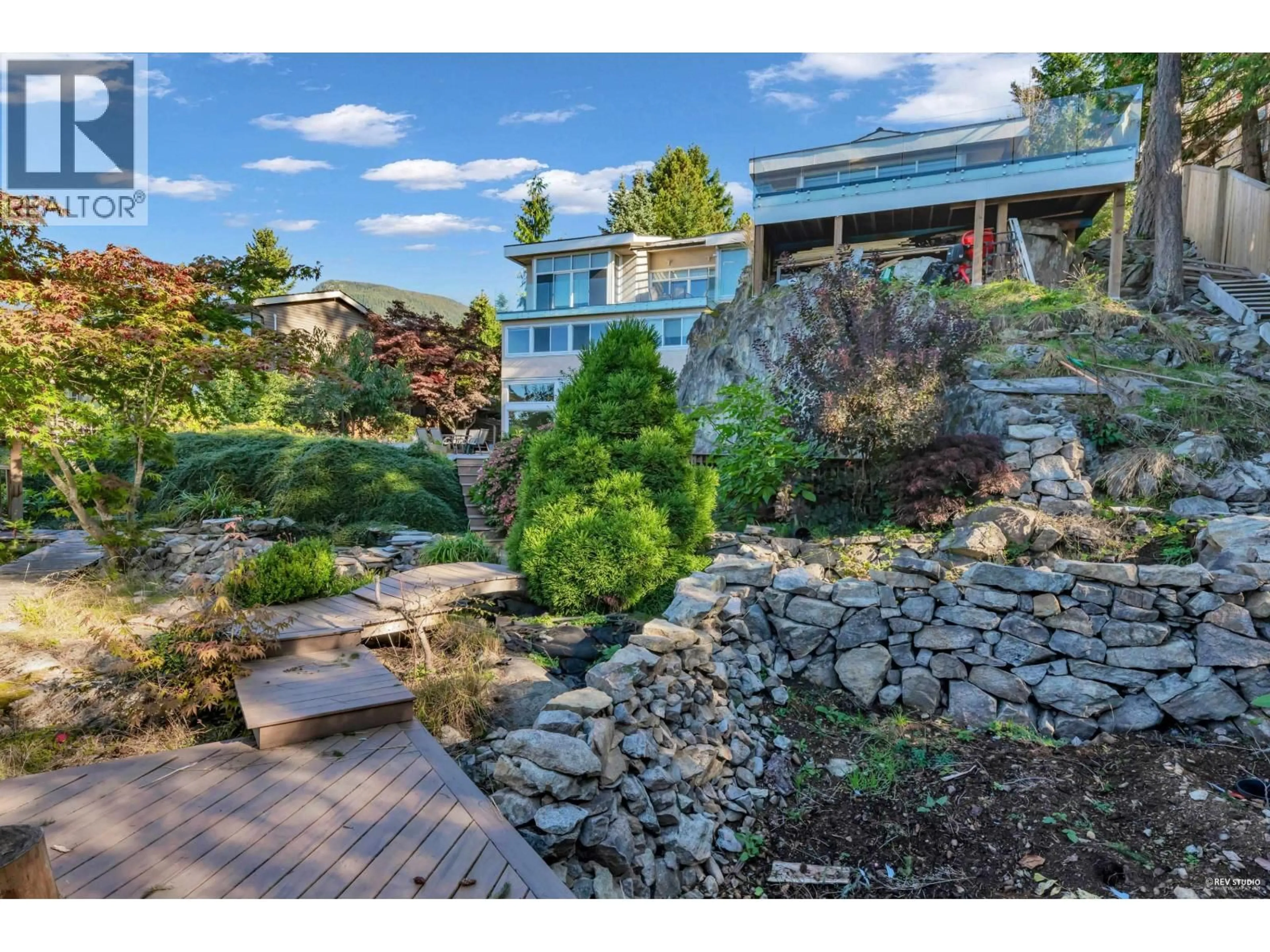 A pic from outside/outdoor area/front of a property/back of a property/a pic from drone, water/lake/river/ocean view for 4673 WOODBURN ROAD, West Vancouver British Columbia V7S2W7