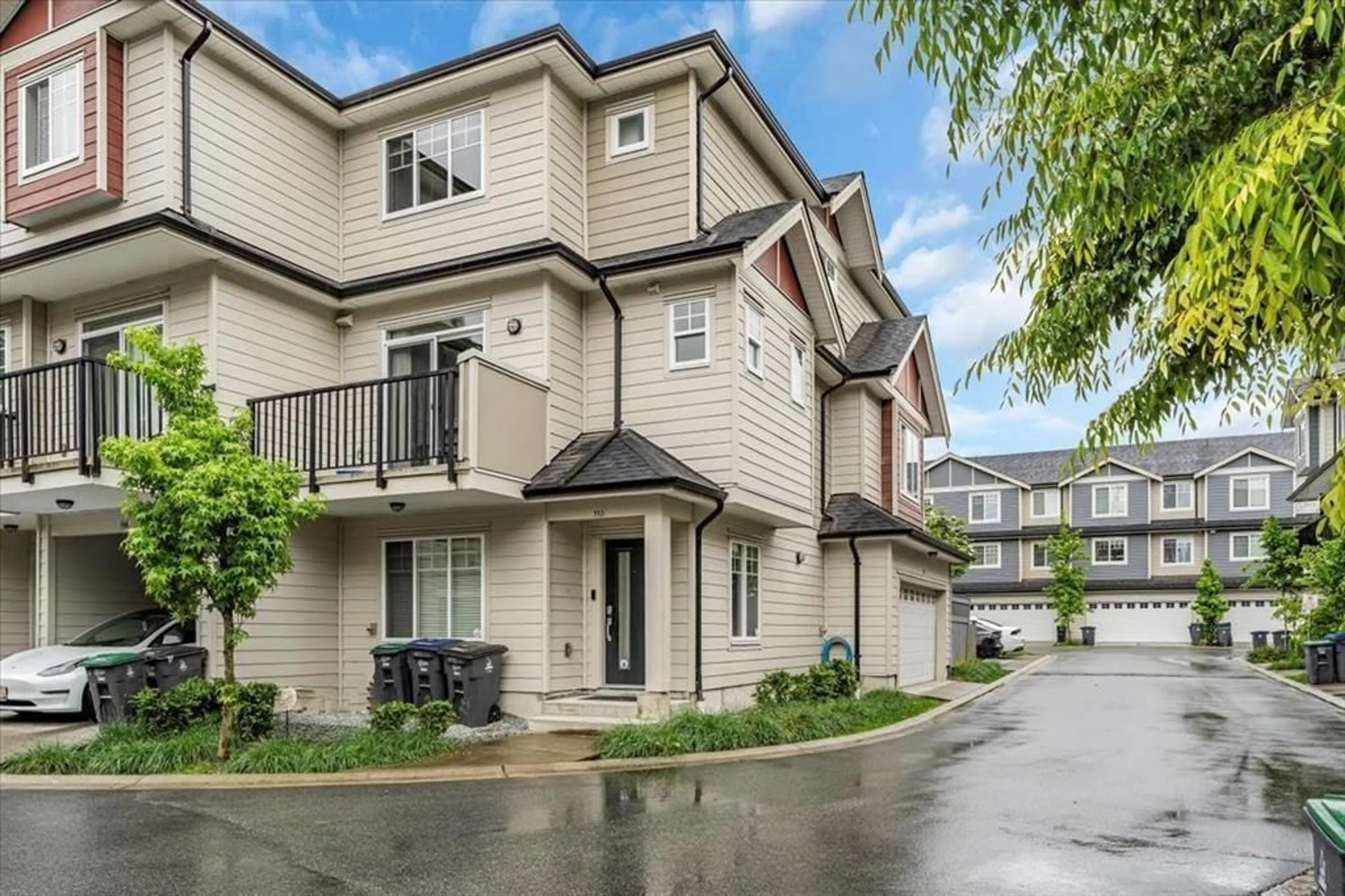 Patio, street for 113 - 13898 64 AVENUE, Surrey British Columbia V3W1L6