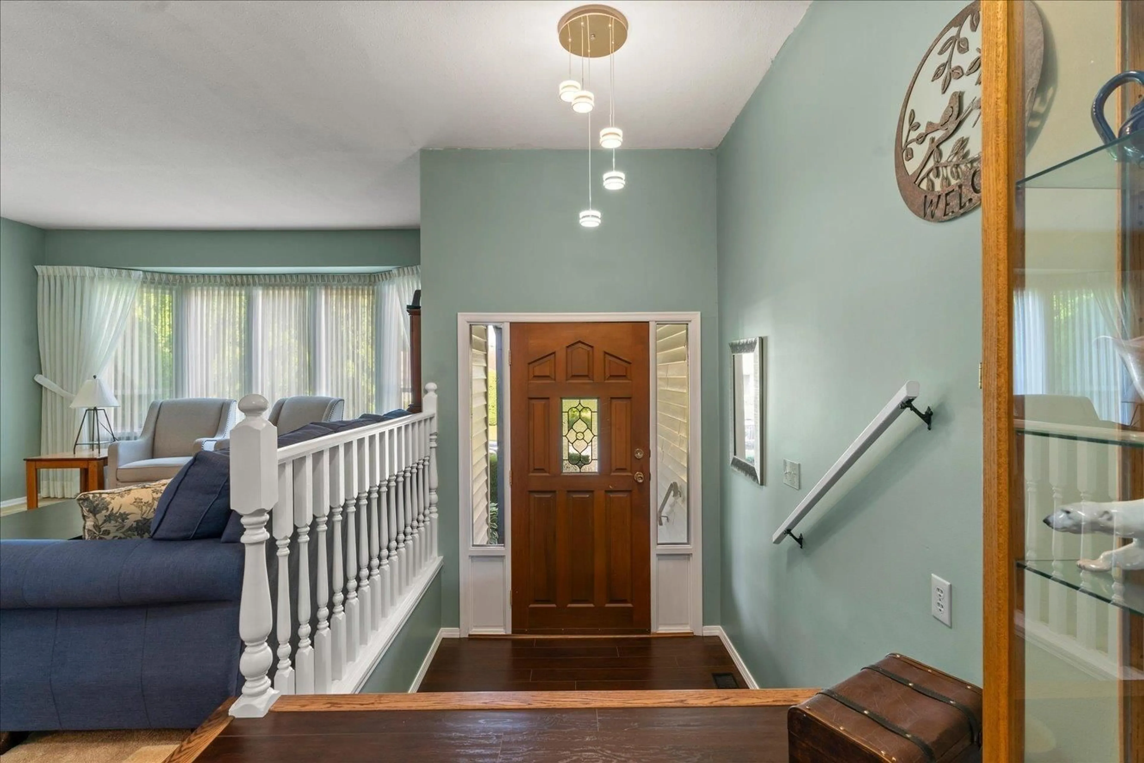 Indoor entryway for 3731 NICOLA STREET, Abbotsford British Columbia V2T4Z9