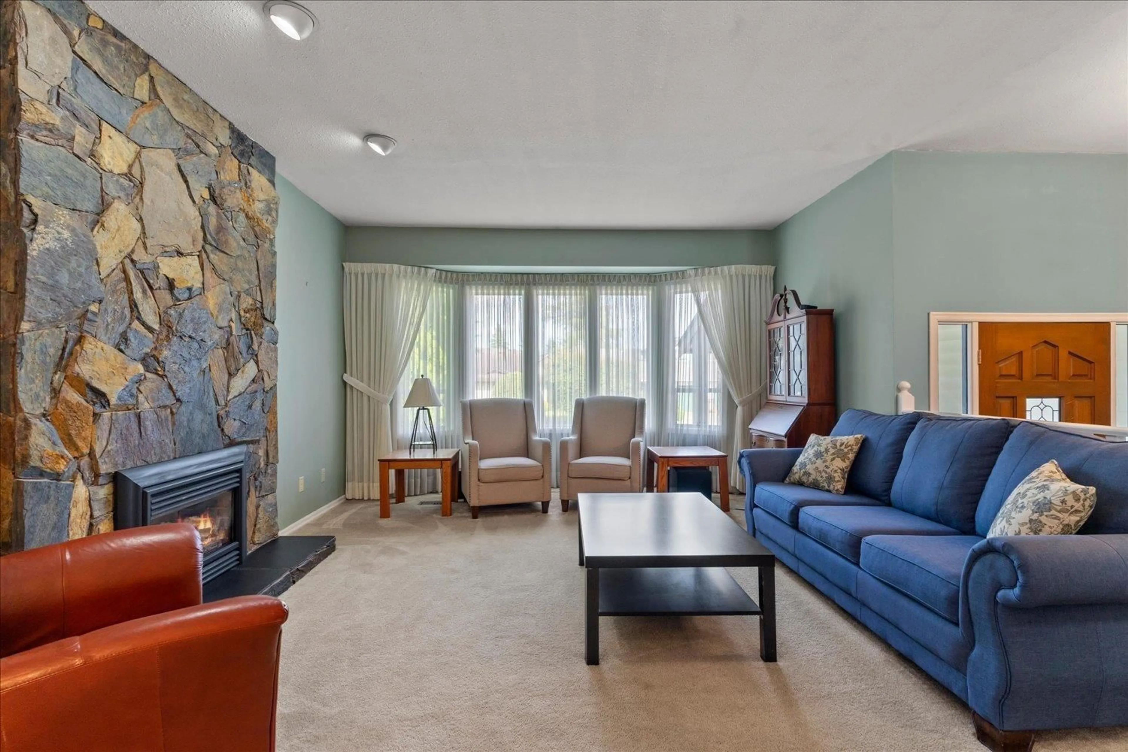 Living room with furniture, unknown for 3731 NICOLA STREET, Abbotsford British Columbia V2T4Z9
