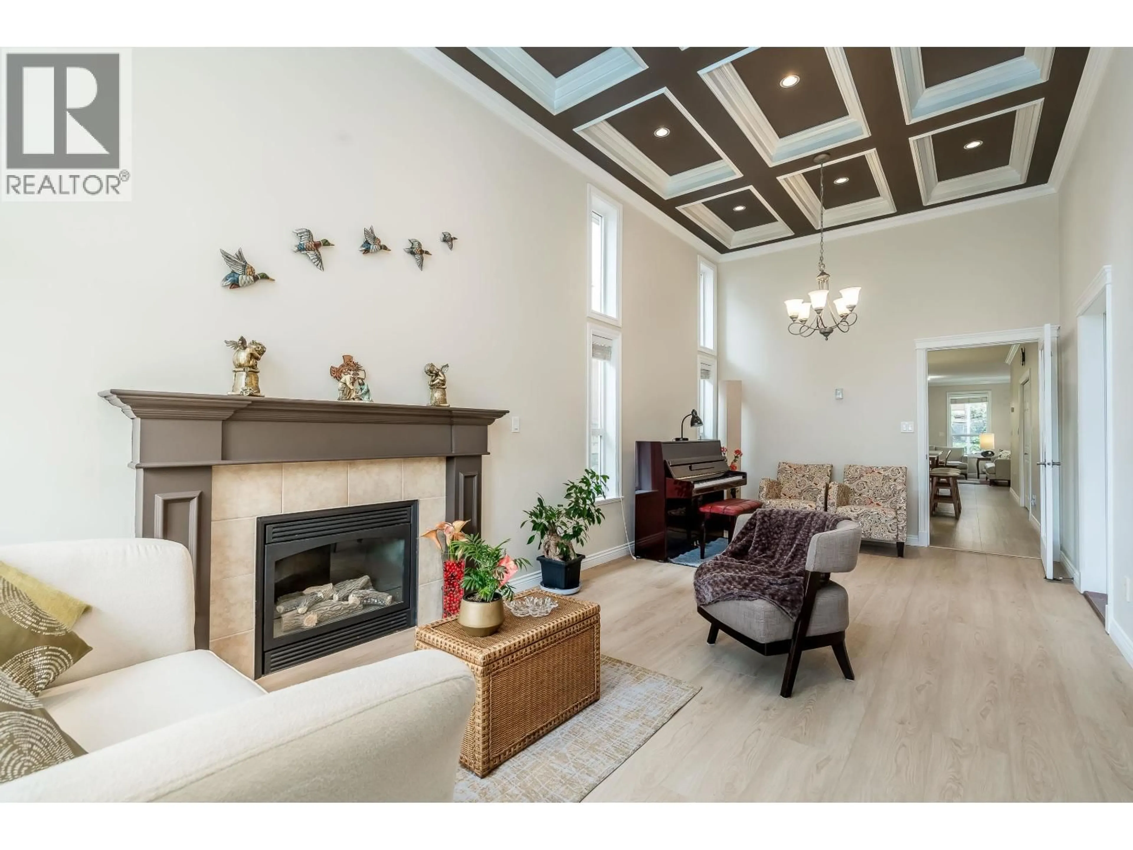 Living room with furniture, unknown for 6459 WALKER AVENUE, Burnaby British Columbia V5E3B7